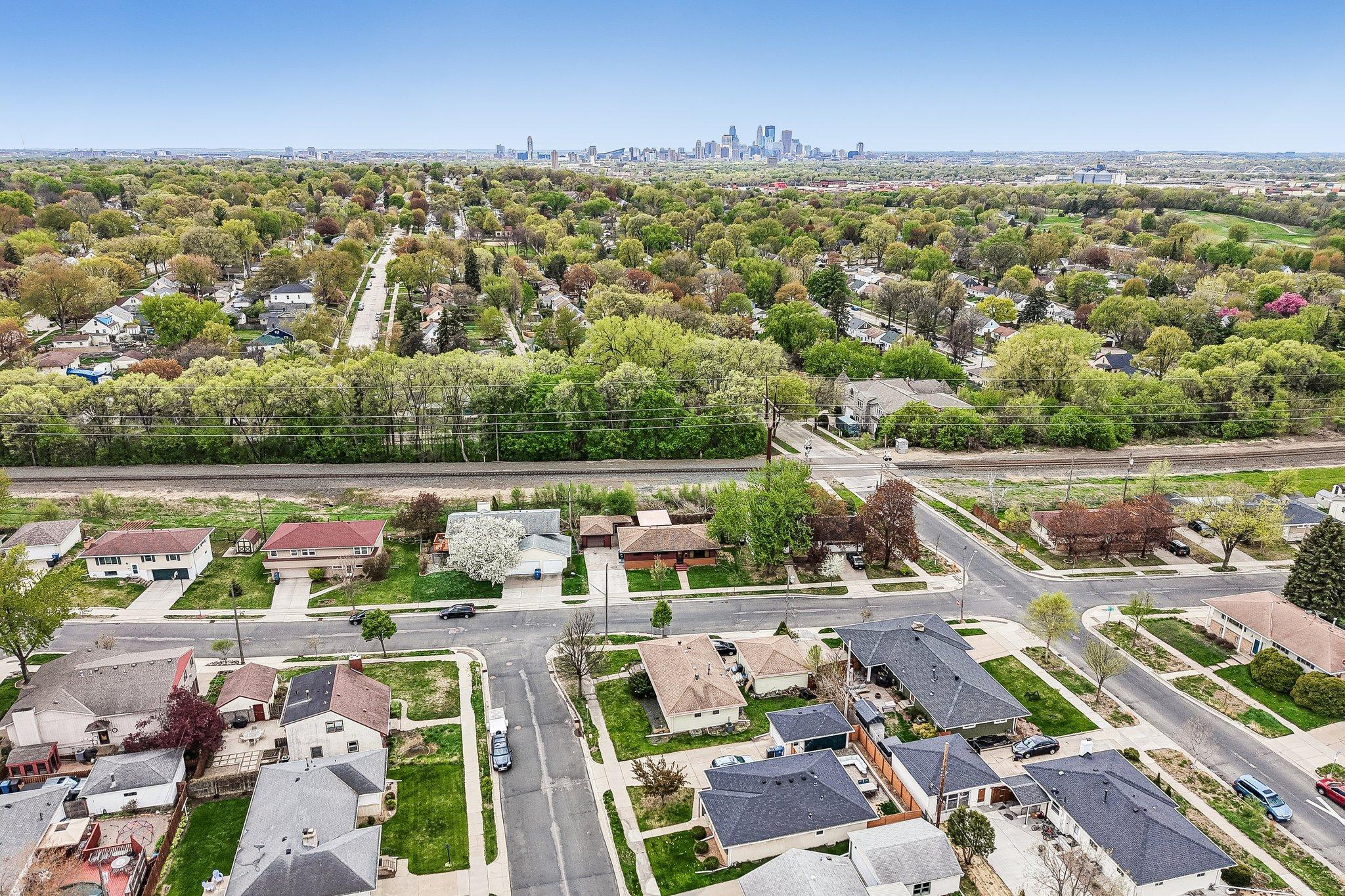 67-web-or-mls-36 1_2 Ave-S0605-065.jpg
