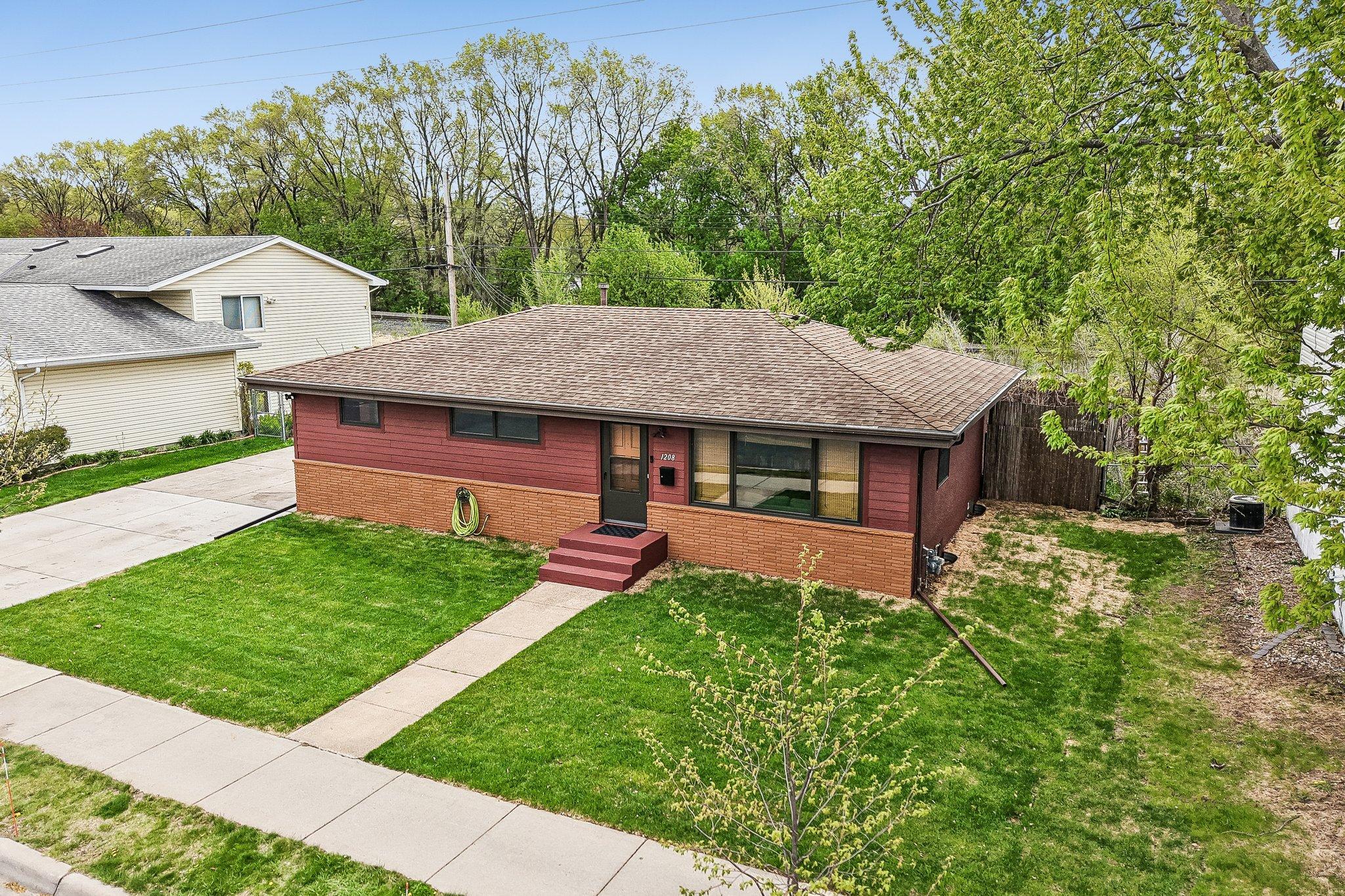 60-web-or-mls-36 1_2 Ave-S0605-058.jpg