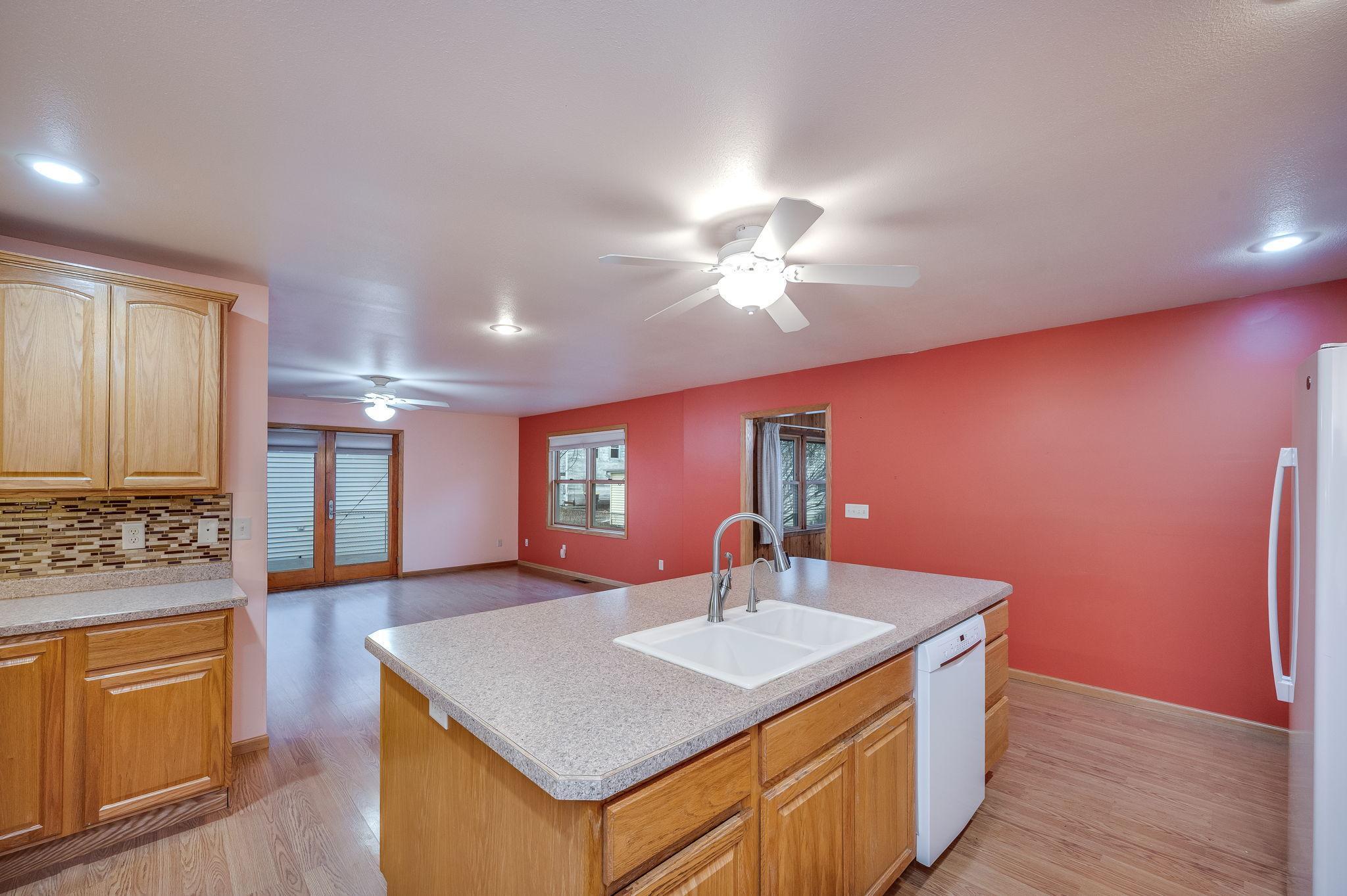 616 Range St North Mankato MN-16.jpg