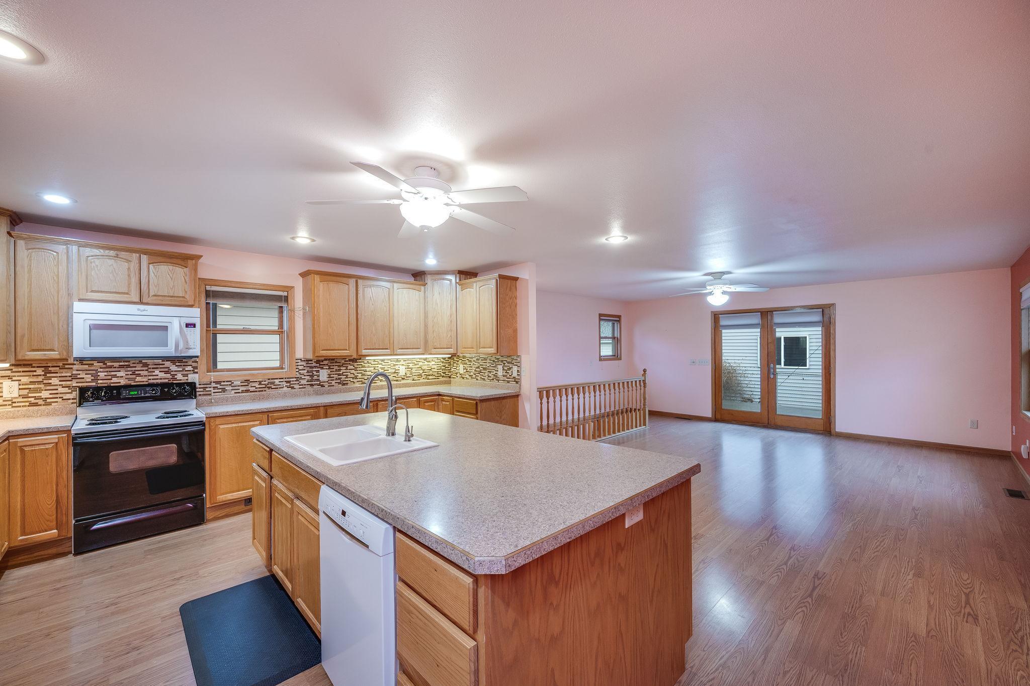 616 Range St North Mankato MN-13.jpg