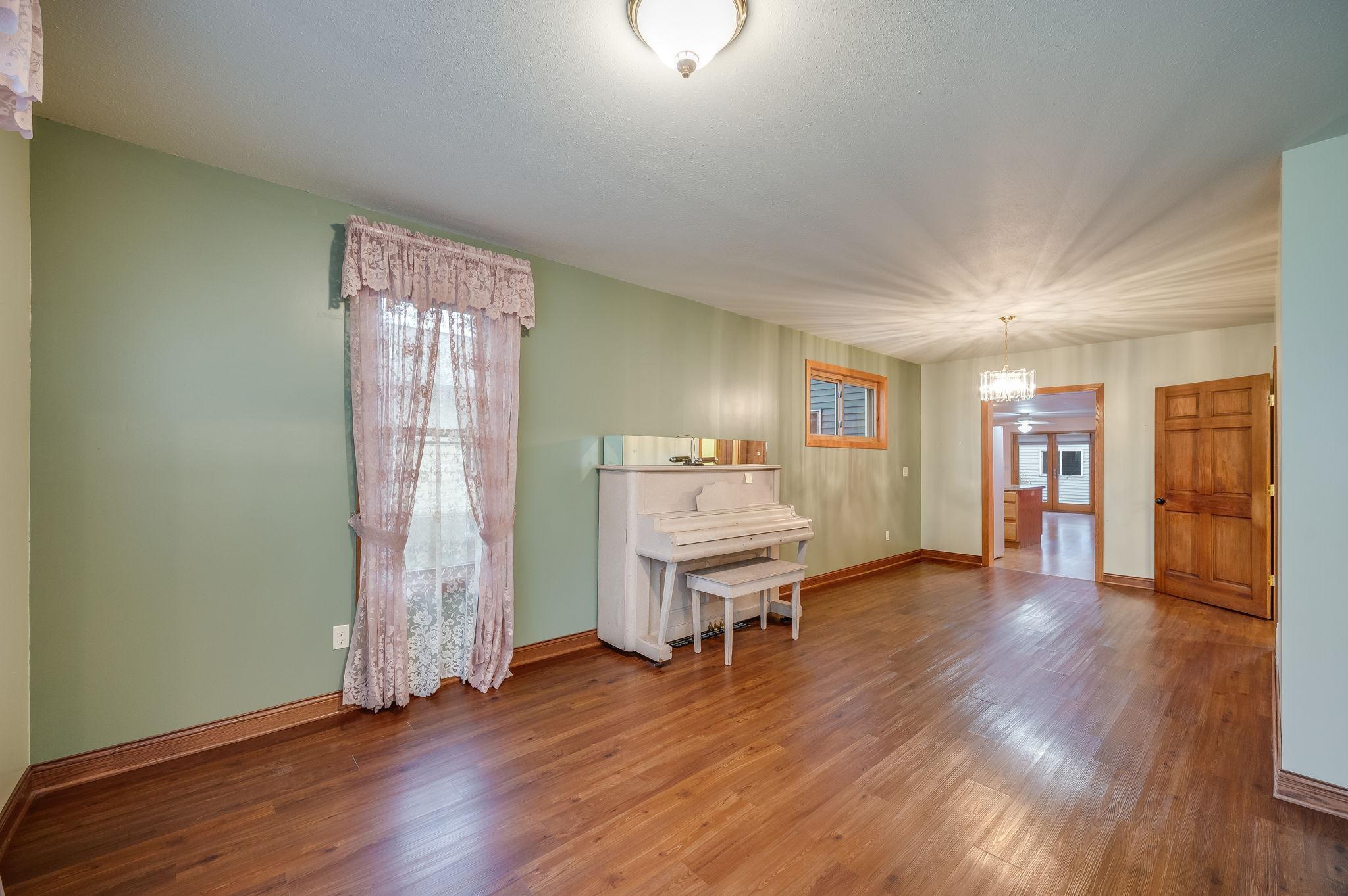 616 Range St North Mankato MN-10.jpg