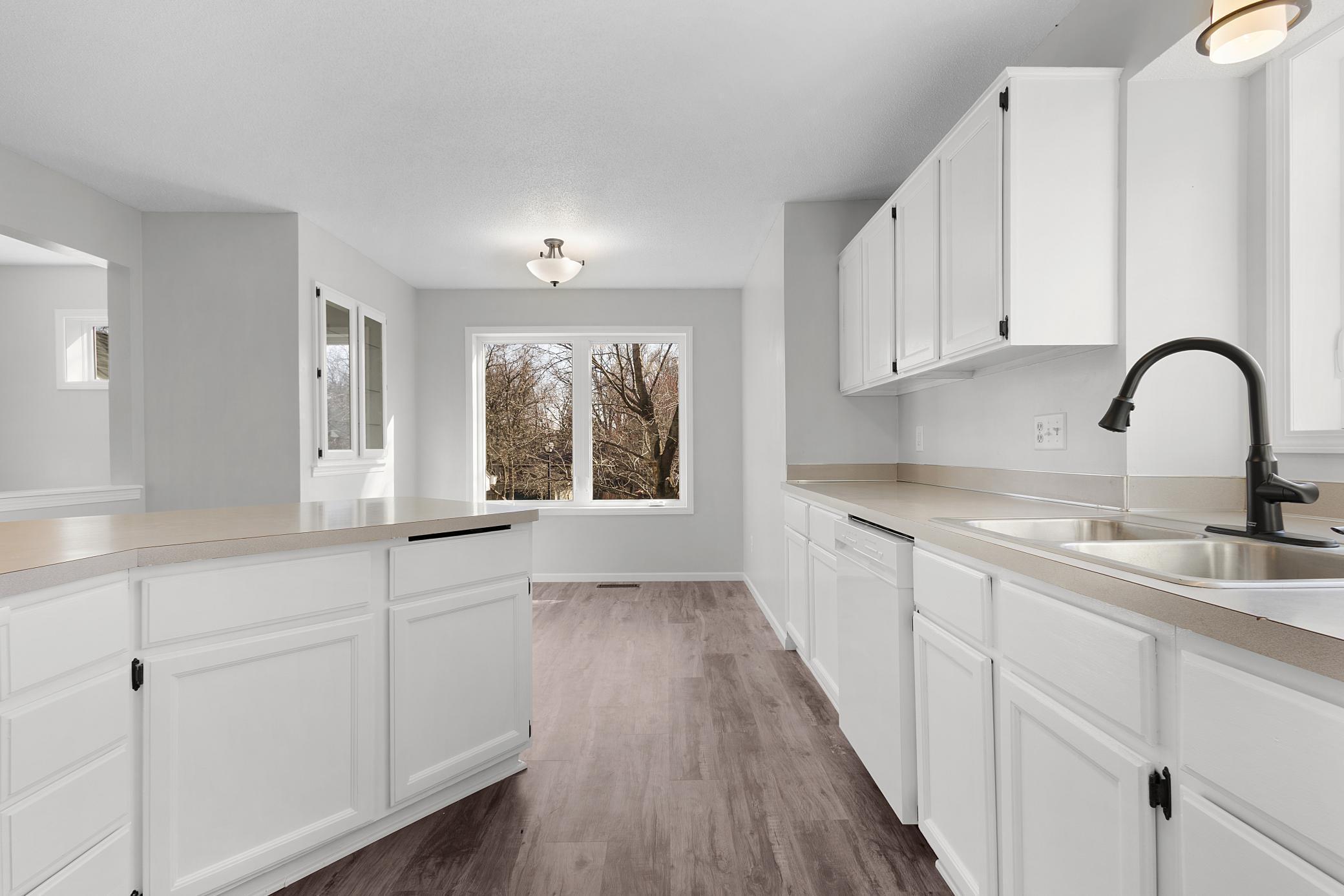 Spacious kitchen with lots of counter space