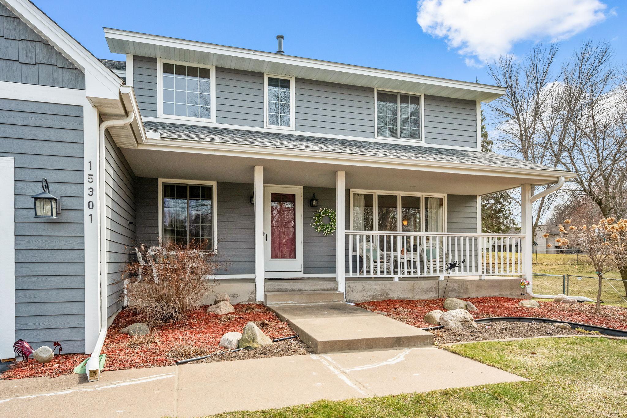 Such an inviting front porch to enjoy the afternoon and evening daylight.