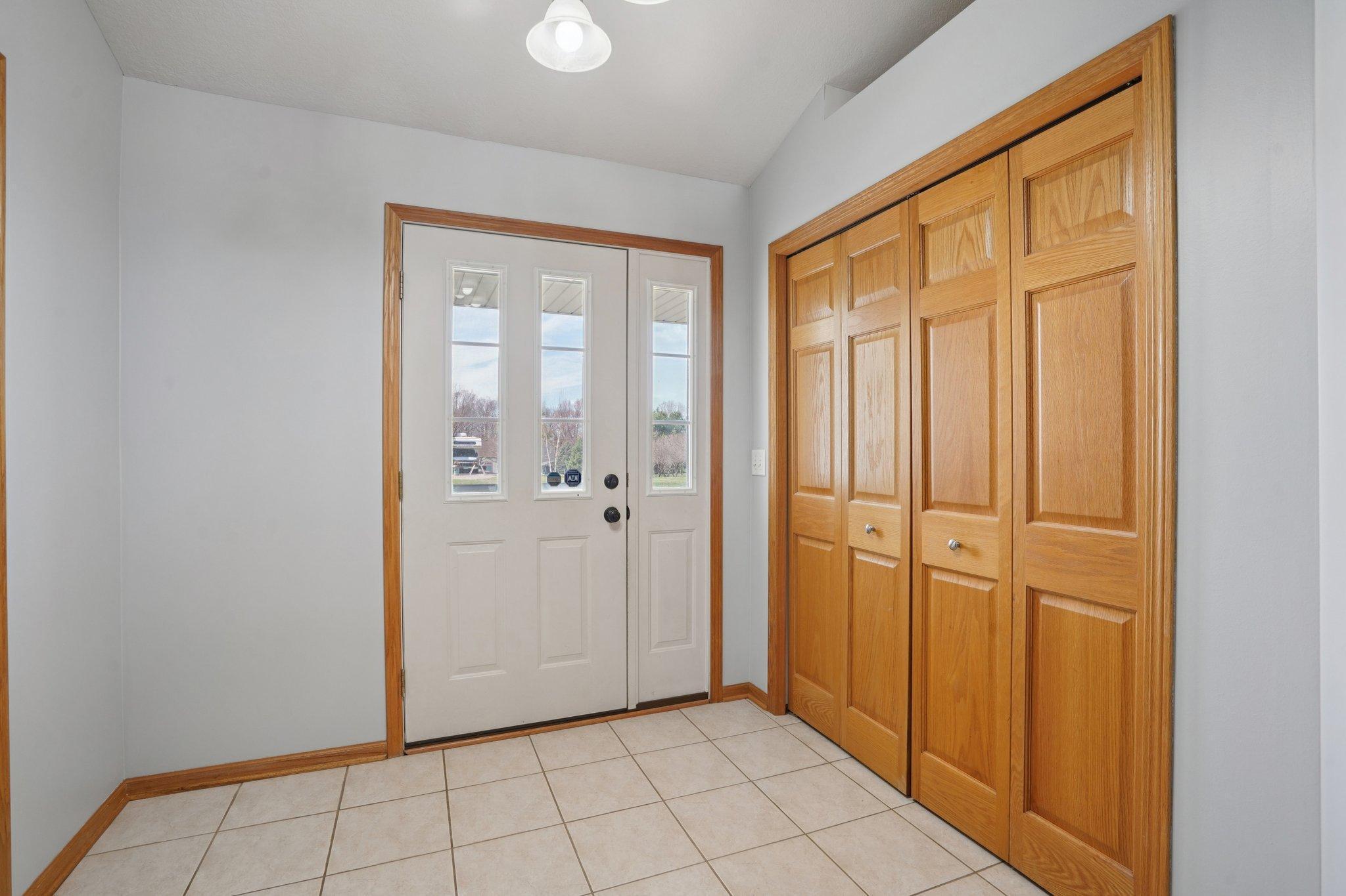 5-web-or-mls-Jenner Ct-S1604-005.jpg