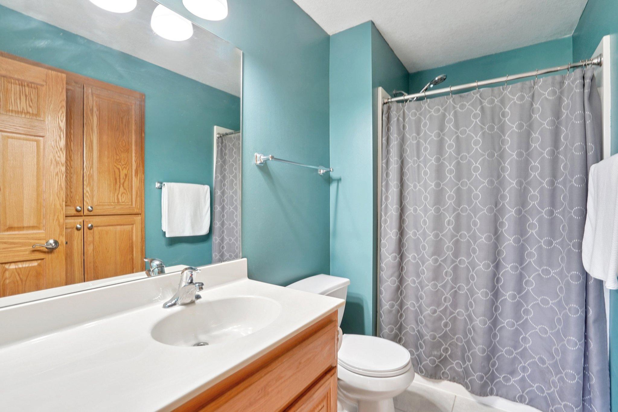 25-web-or-mls-Jenner Ct-S1604-025.jpg