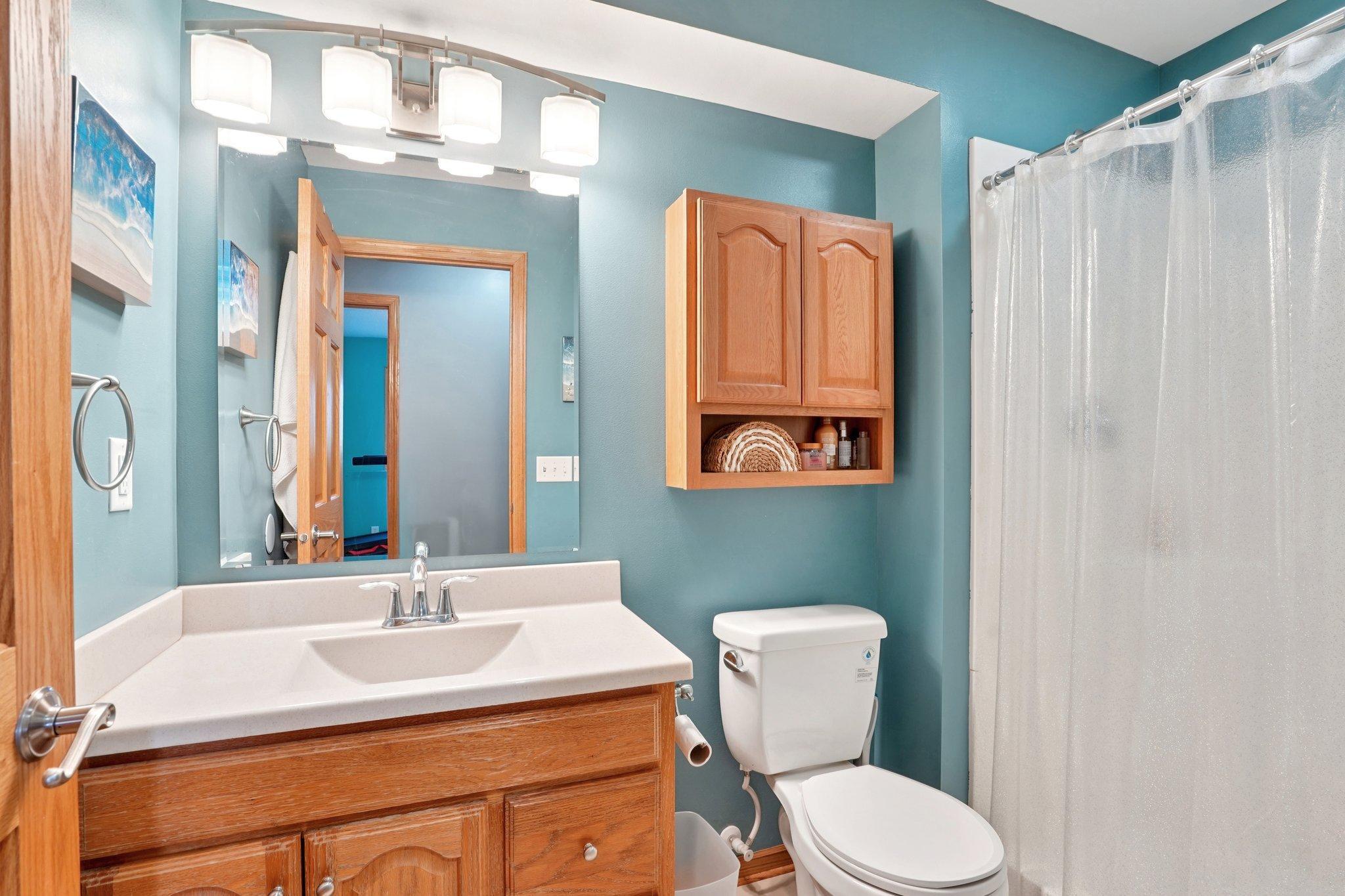 39-web-or-mls-Jenner Ct-S1604-039.jpg