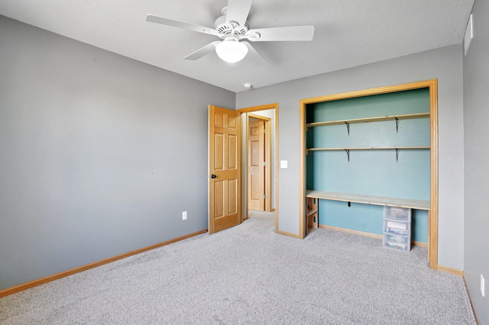 28-web-or-mls-Jenner Ct-S1604-028.jpg