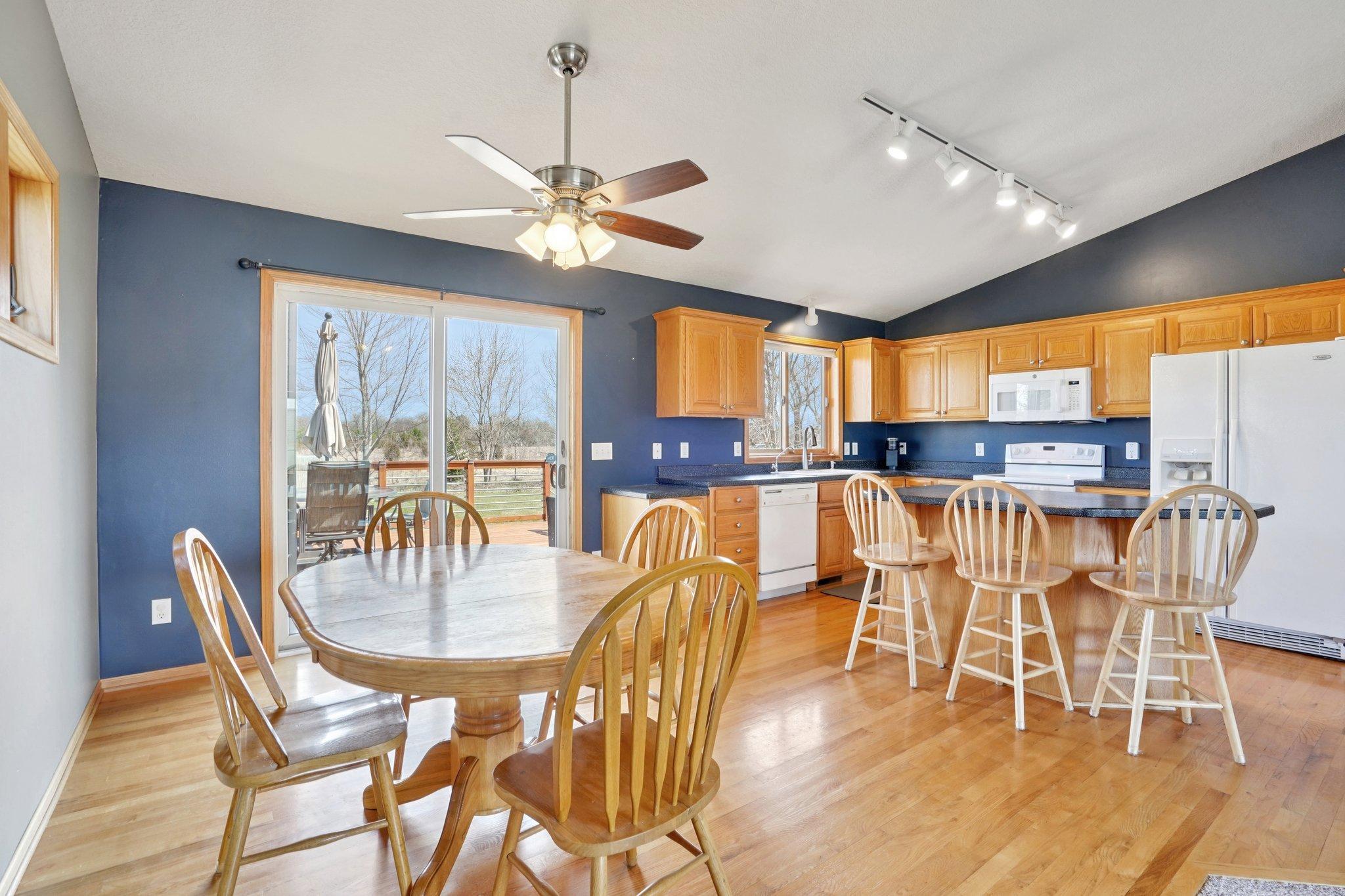 11-web-or-mls-Jenner Ct-S1604-011.jpg