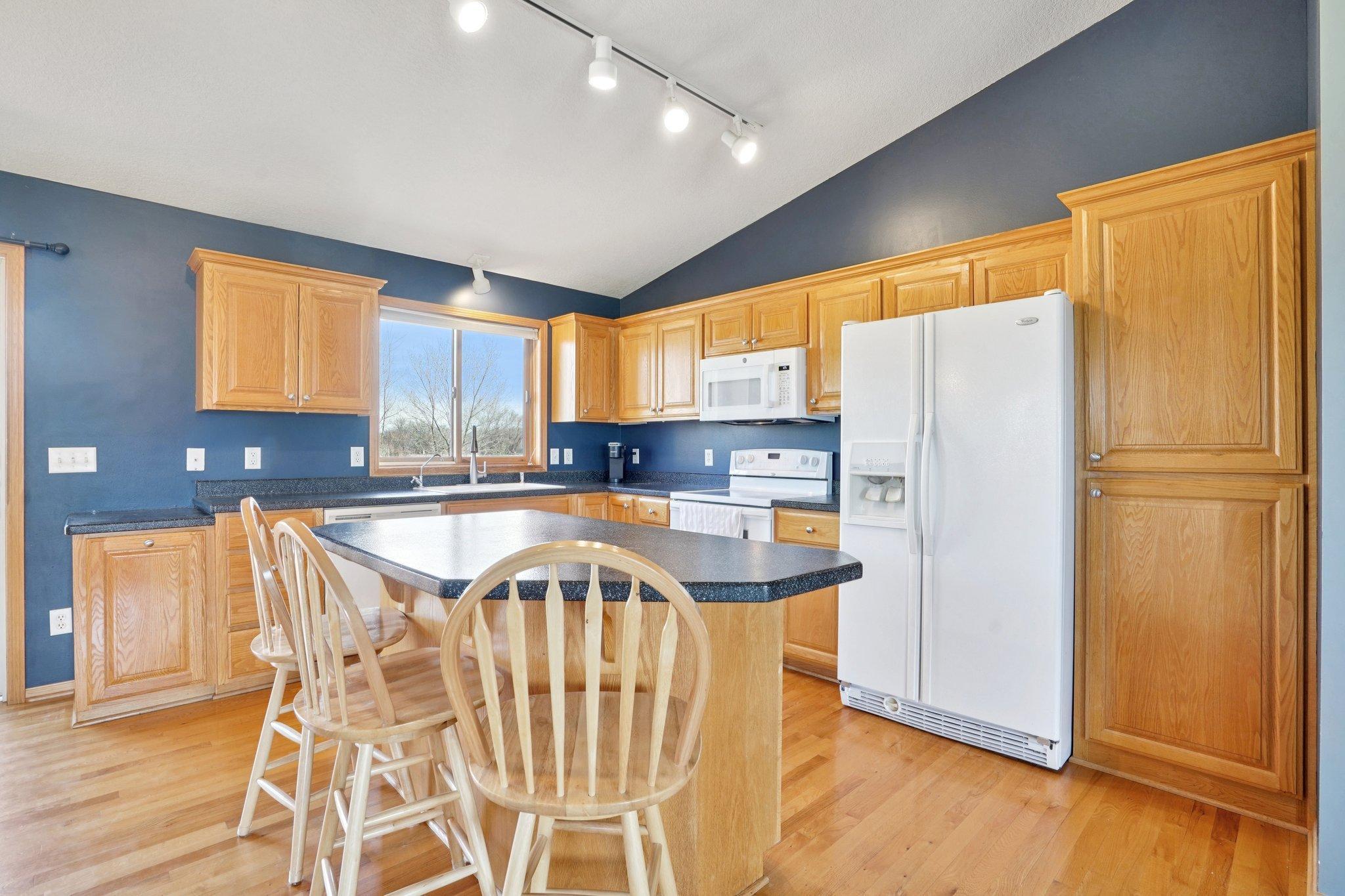 16-web-or-mls-Jenner Ct-S1604-016.jpg