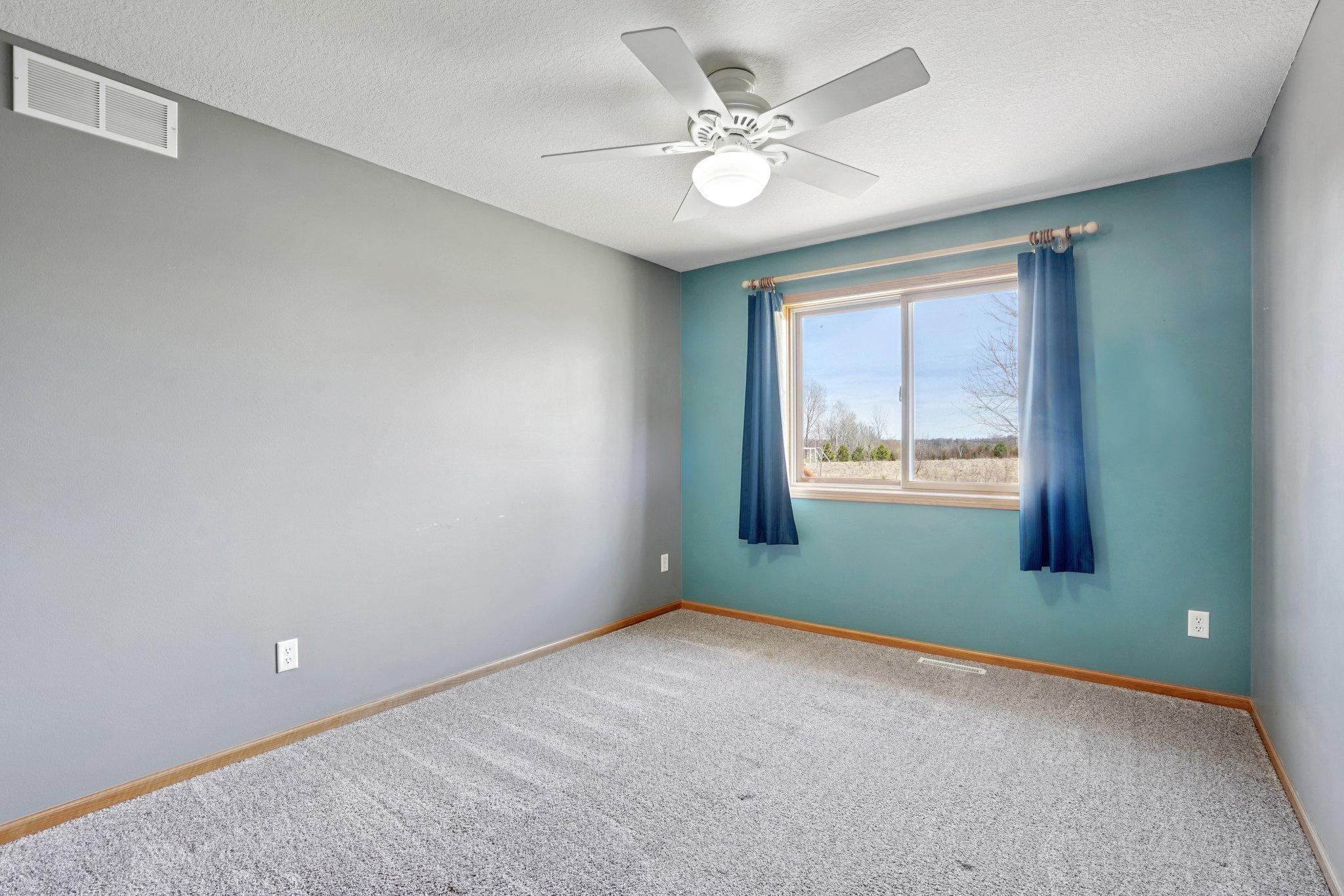 26-web-or-mls-Jenner Ct-S1604-026.jpg