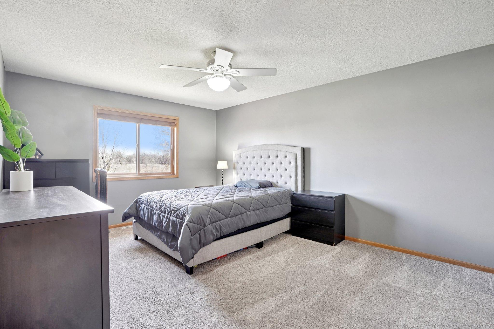 20-web-or-mls-Jenner Ct-S1604-020.jpg