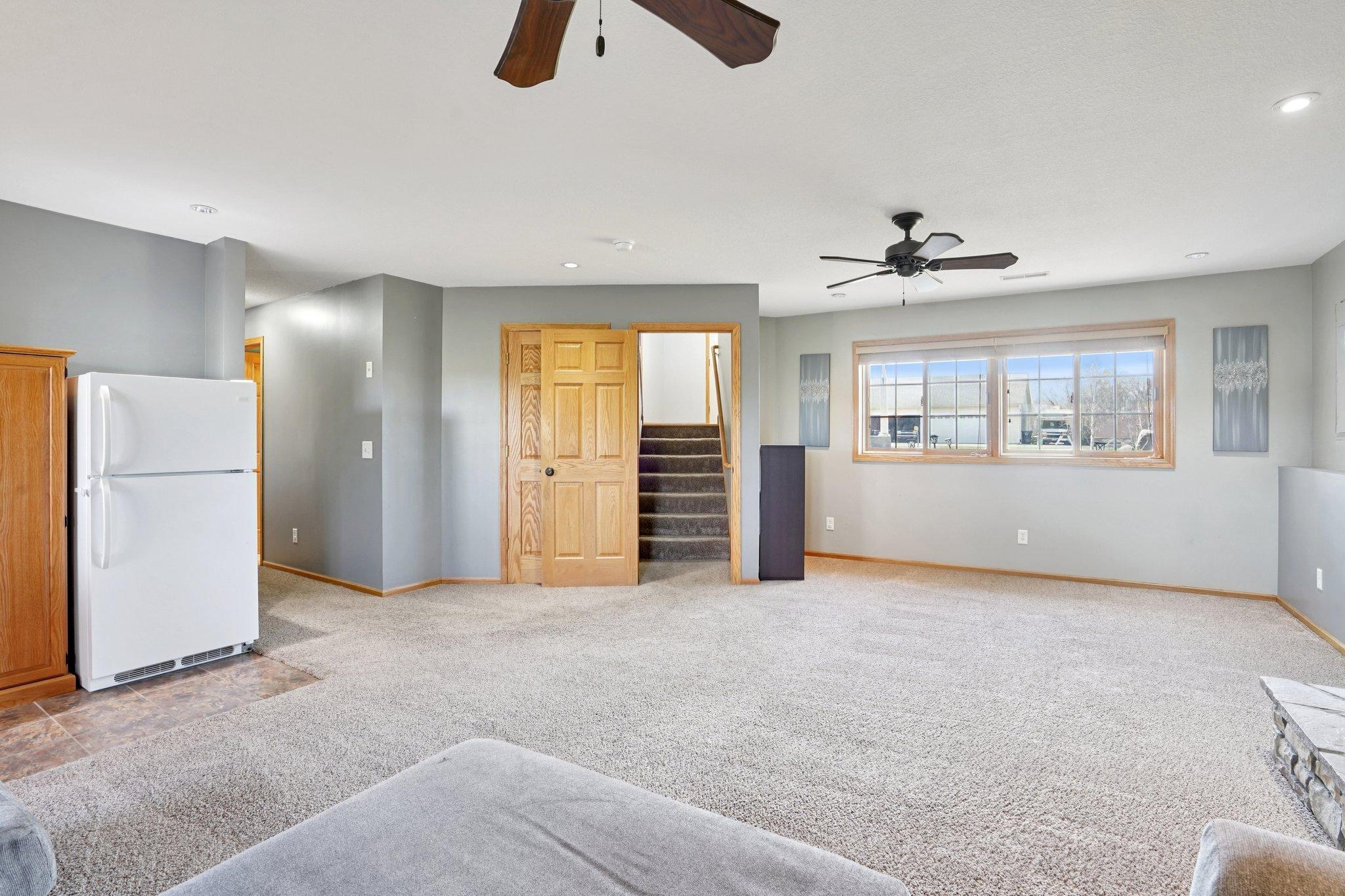 31-web-or-mls-Jenner Ct-S1604-031.jpg