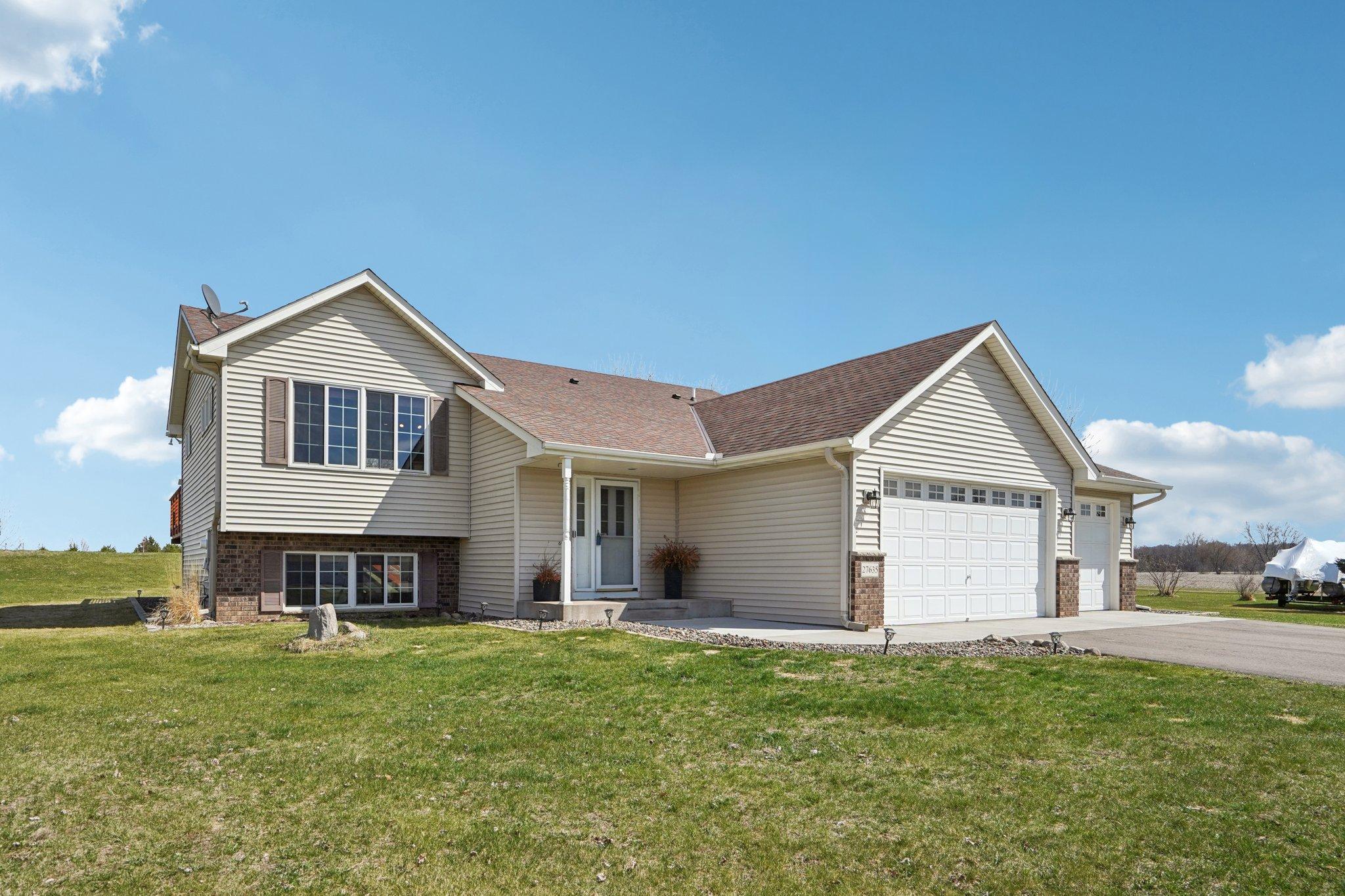 2-web-or-mls-Jenner Ct-S1604-002.jpg