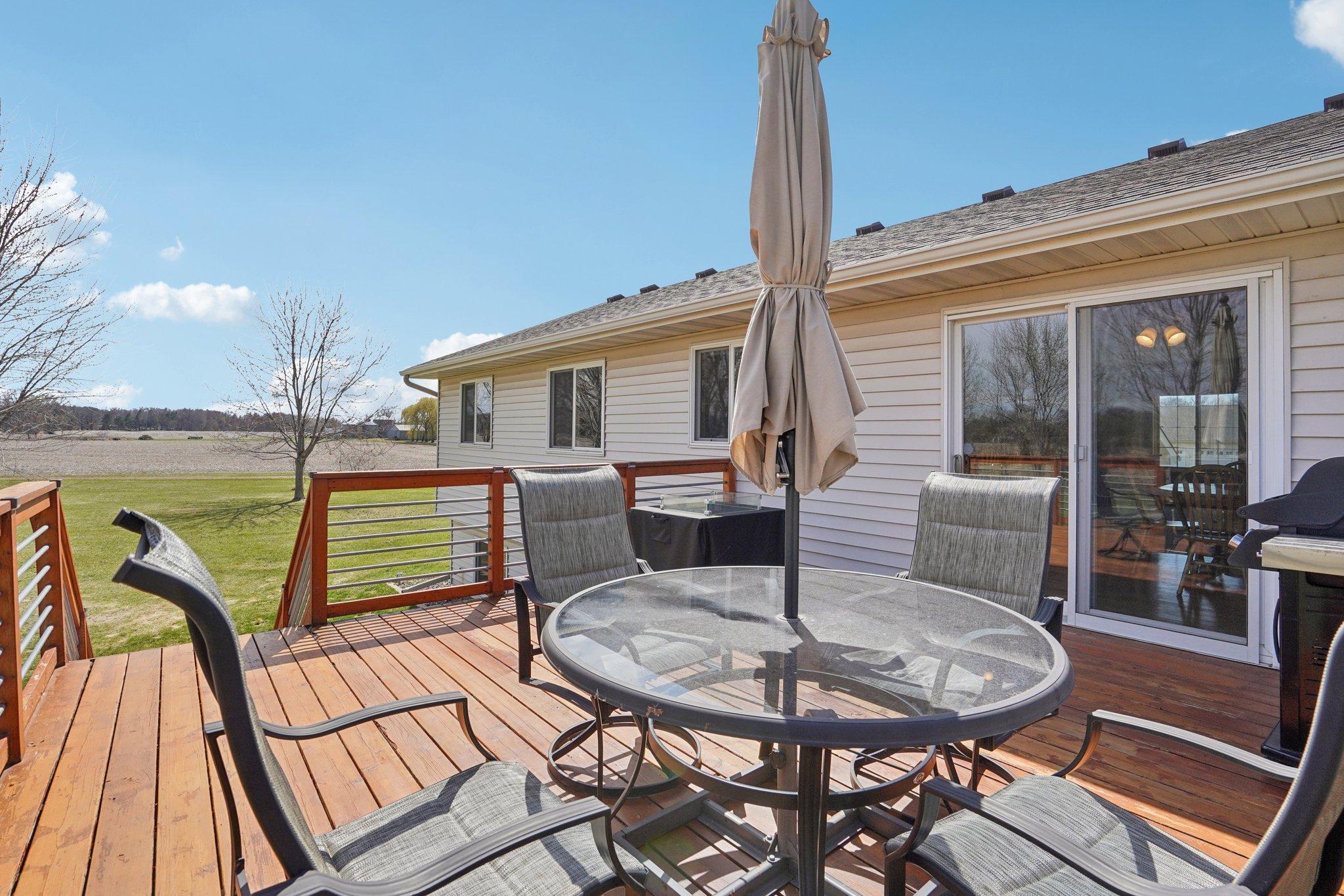 53-web-or-mls-Jenner Ct-S1604-053.jpg