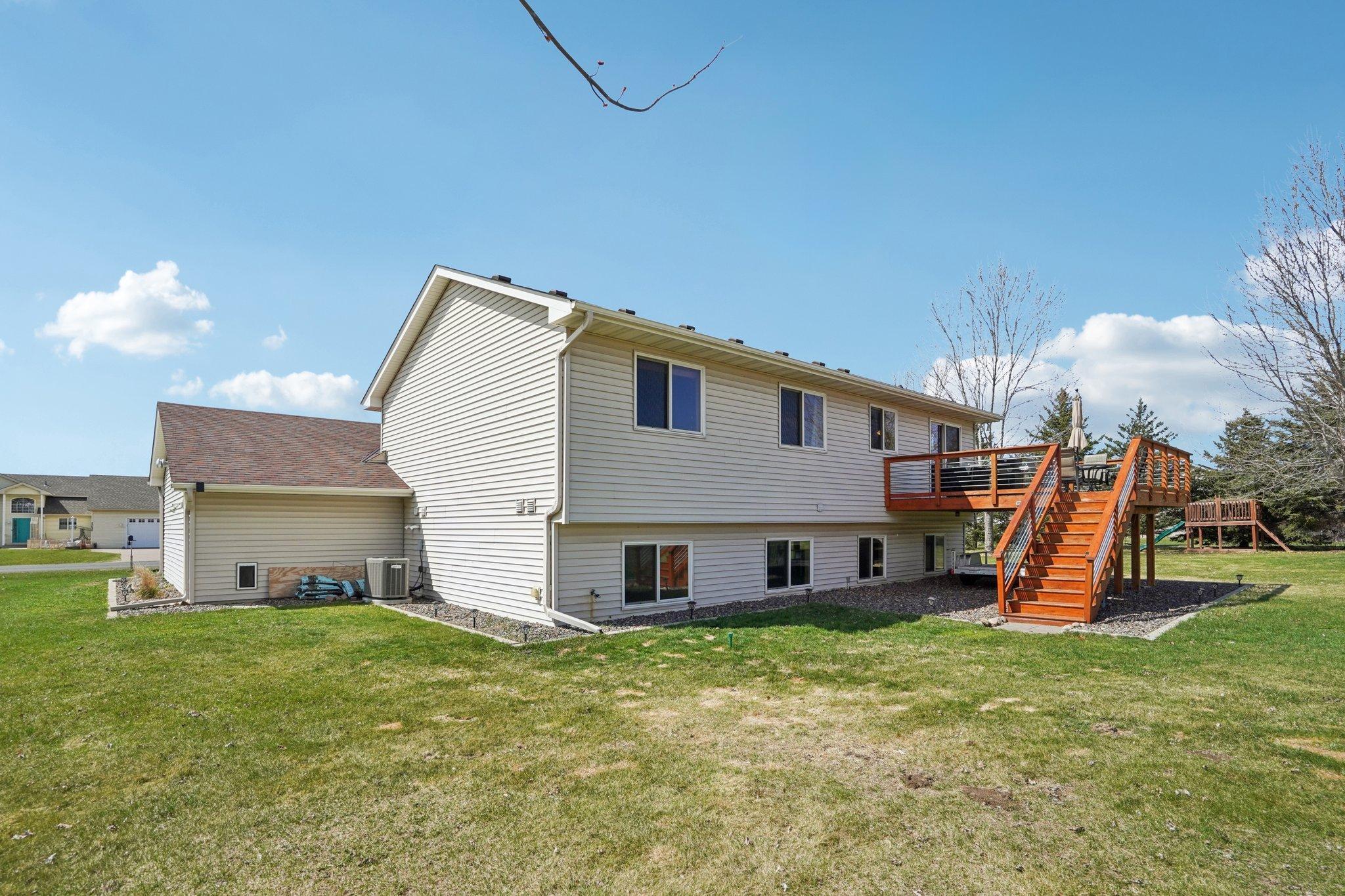 47-web-or-mls-Jenner Ct-S1604-047.jpg