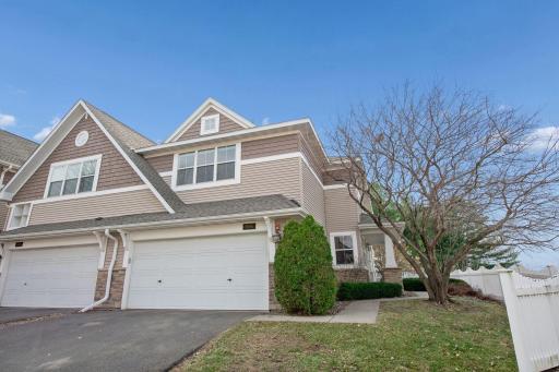 9980 Indigo Drive, Eden Prairie, MN 55347