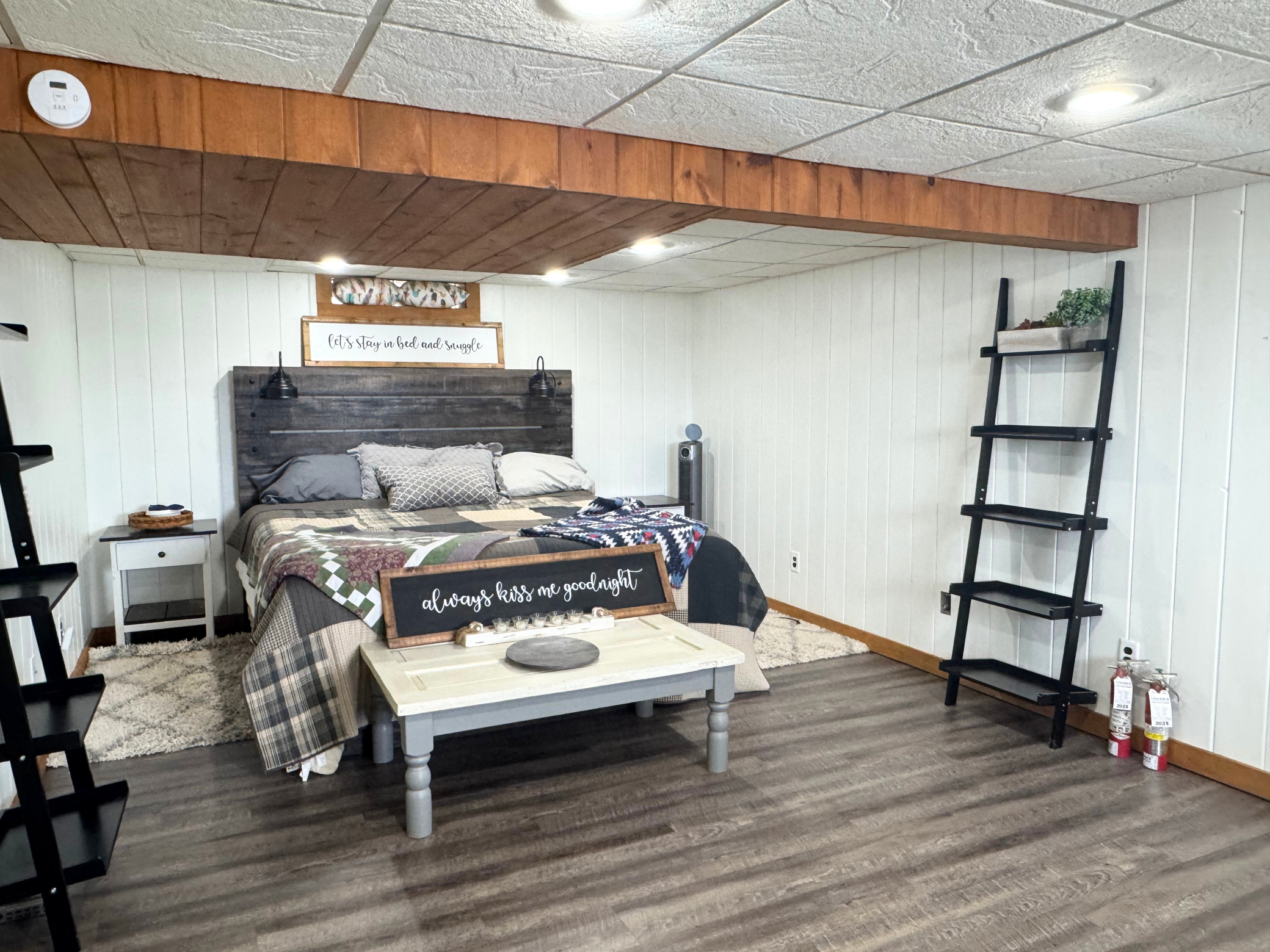 Primary bedroom with walk in closet. 13X22 with beautiful lake views.