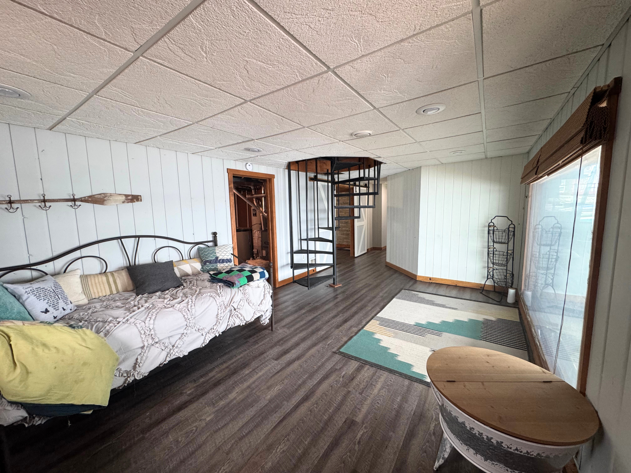 Lower level, walk out lake side.