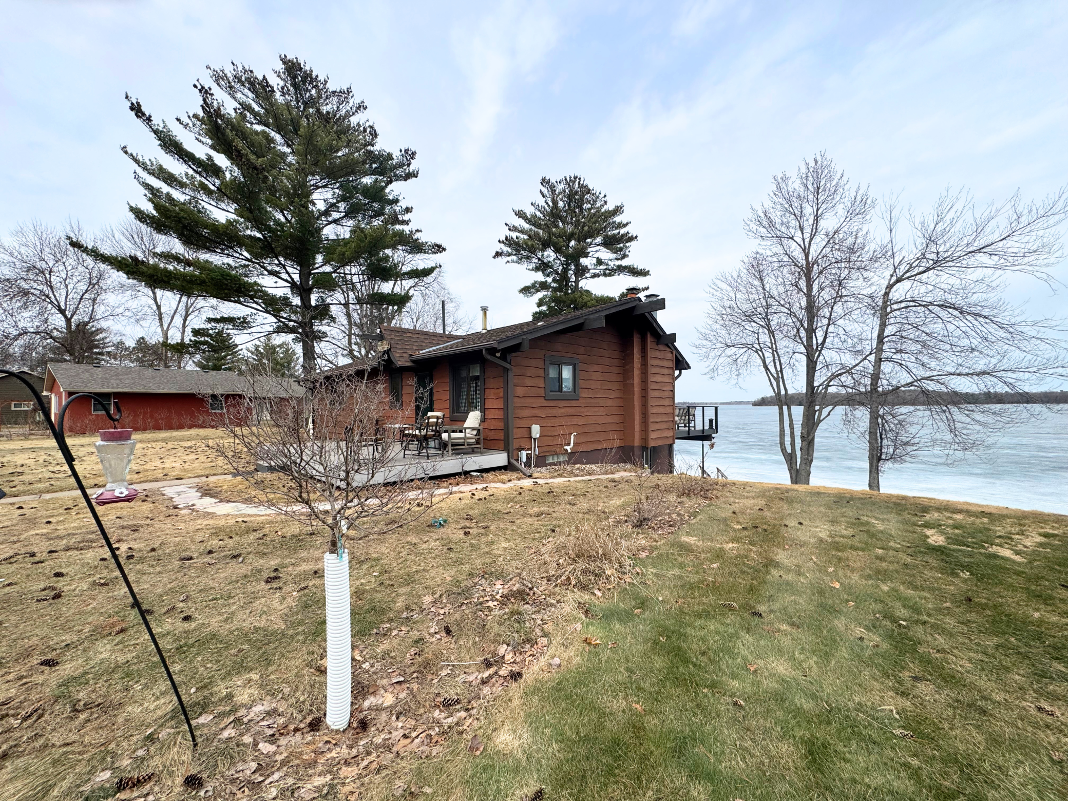 Lake living! Enjoy ALL seasons at this well maintained and updated lake place on Platte Lake.