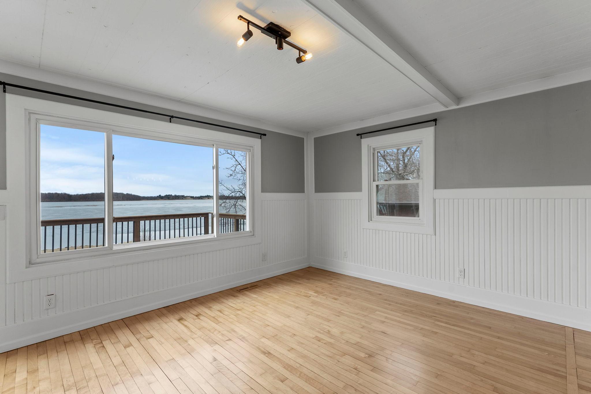 22-web-or-mls-51400 Berry Ave-213.jpg