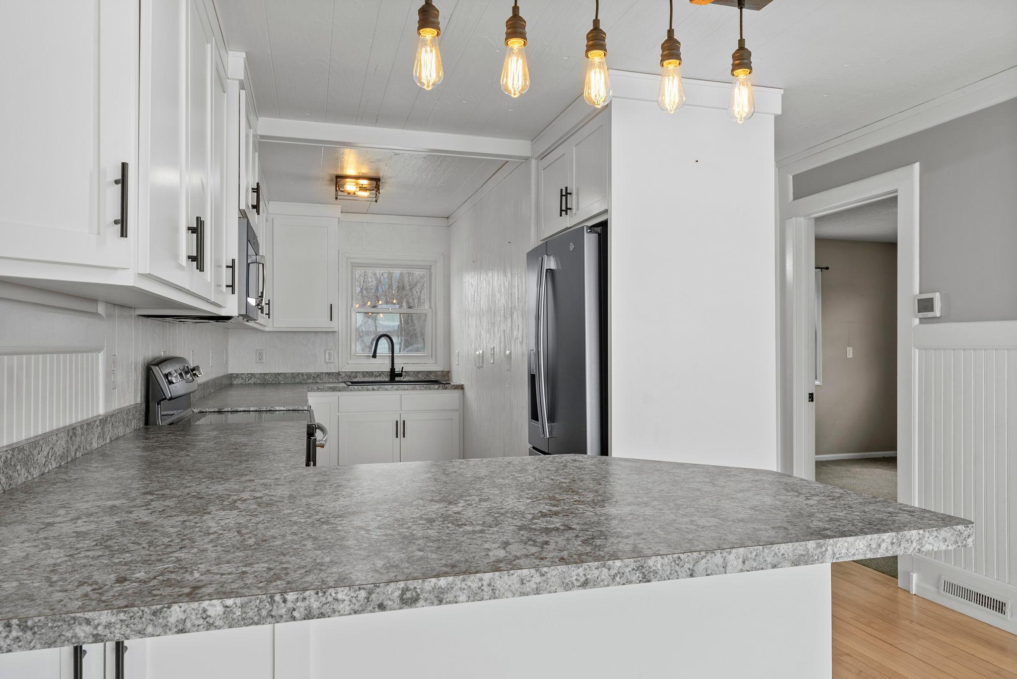 27-web-or-mls-51400 Berry Ave-238.jpg