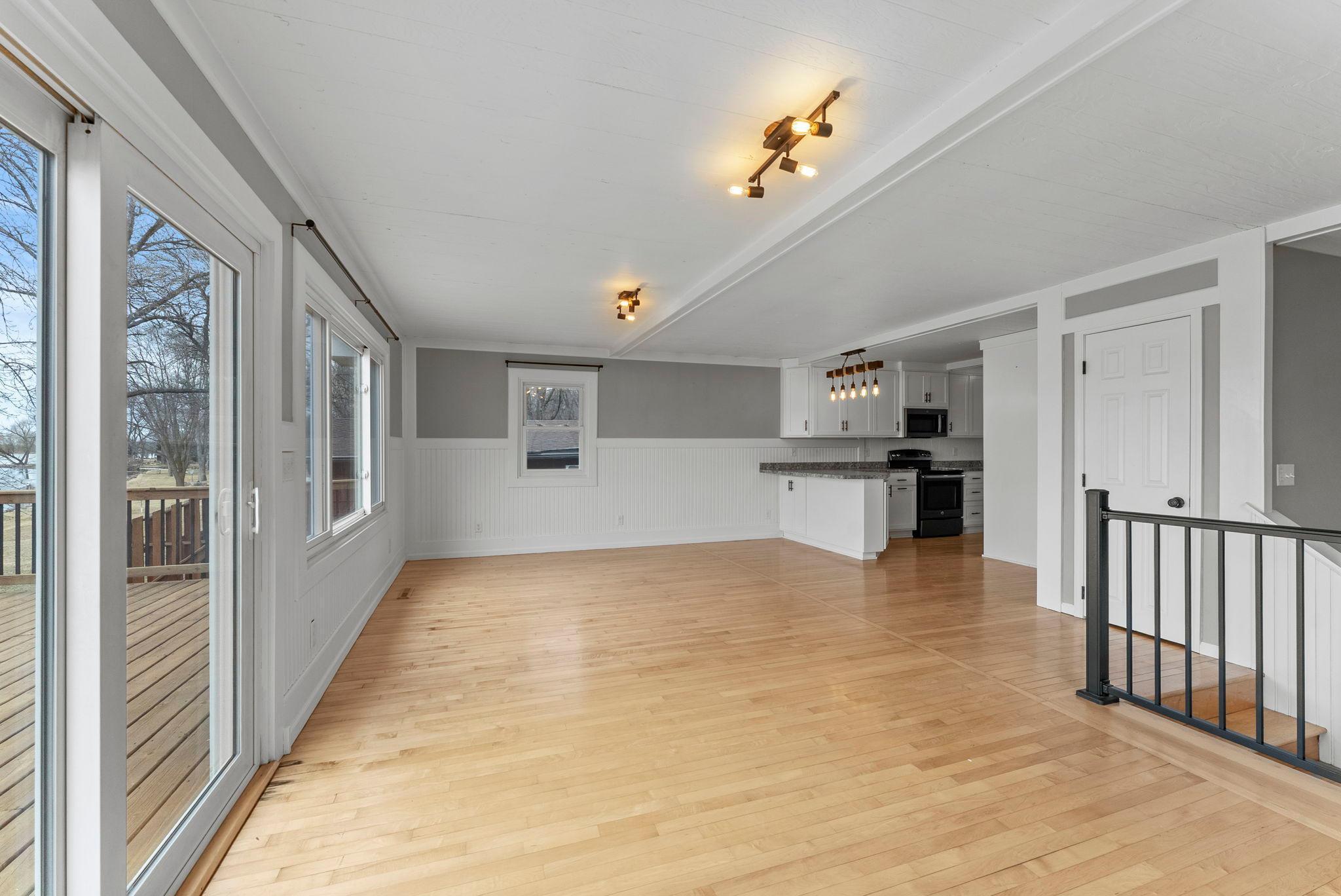 17-web-or-mls-51400 Berry Ave-201.jpg