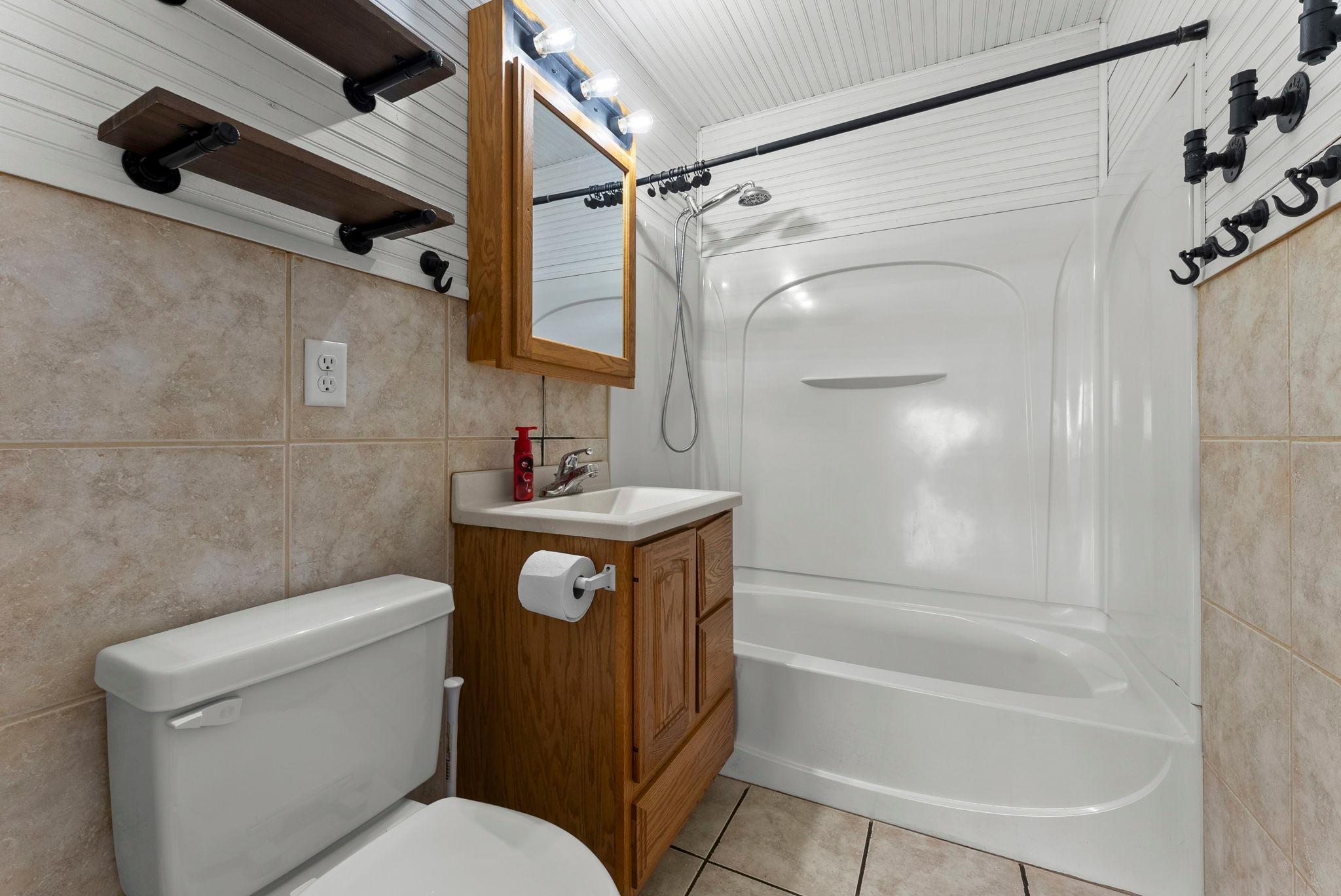 36-web-or-mls-51400 Berry Ave-283.jpg