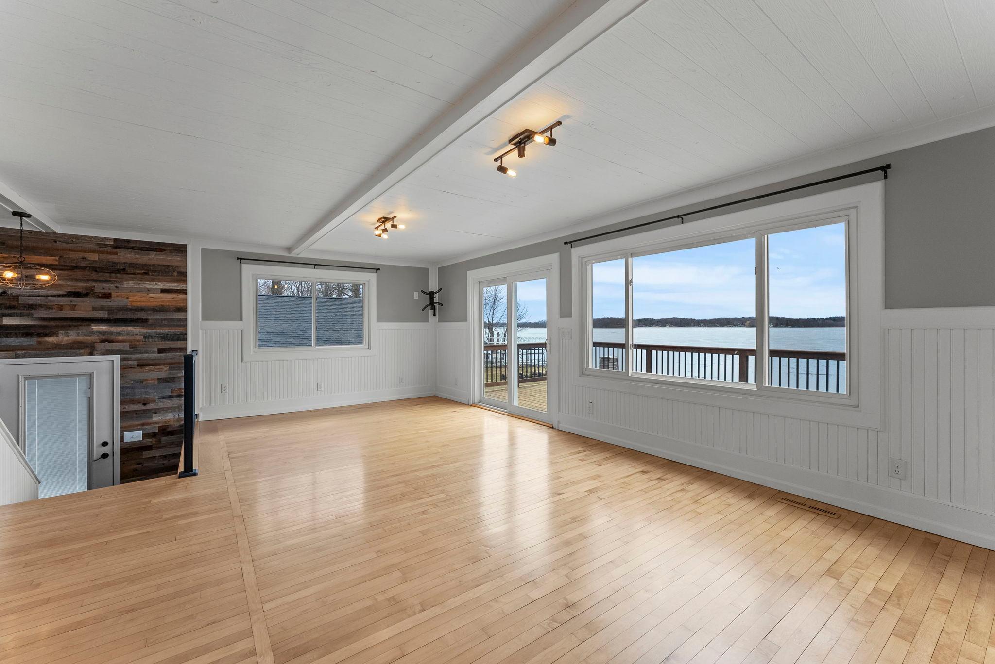 25-web-or-mls-51400 Berry Ave-226.jpg