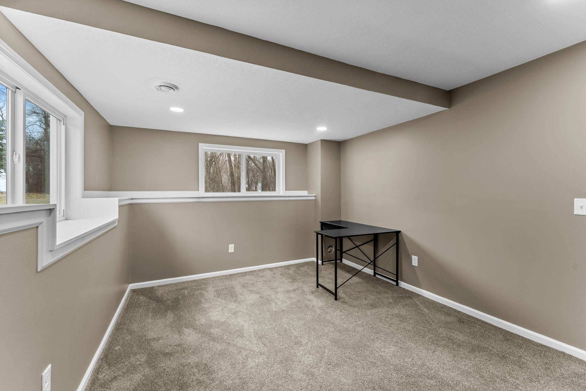 45-web-or-mls-51400 Berry Ave-328.jpg