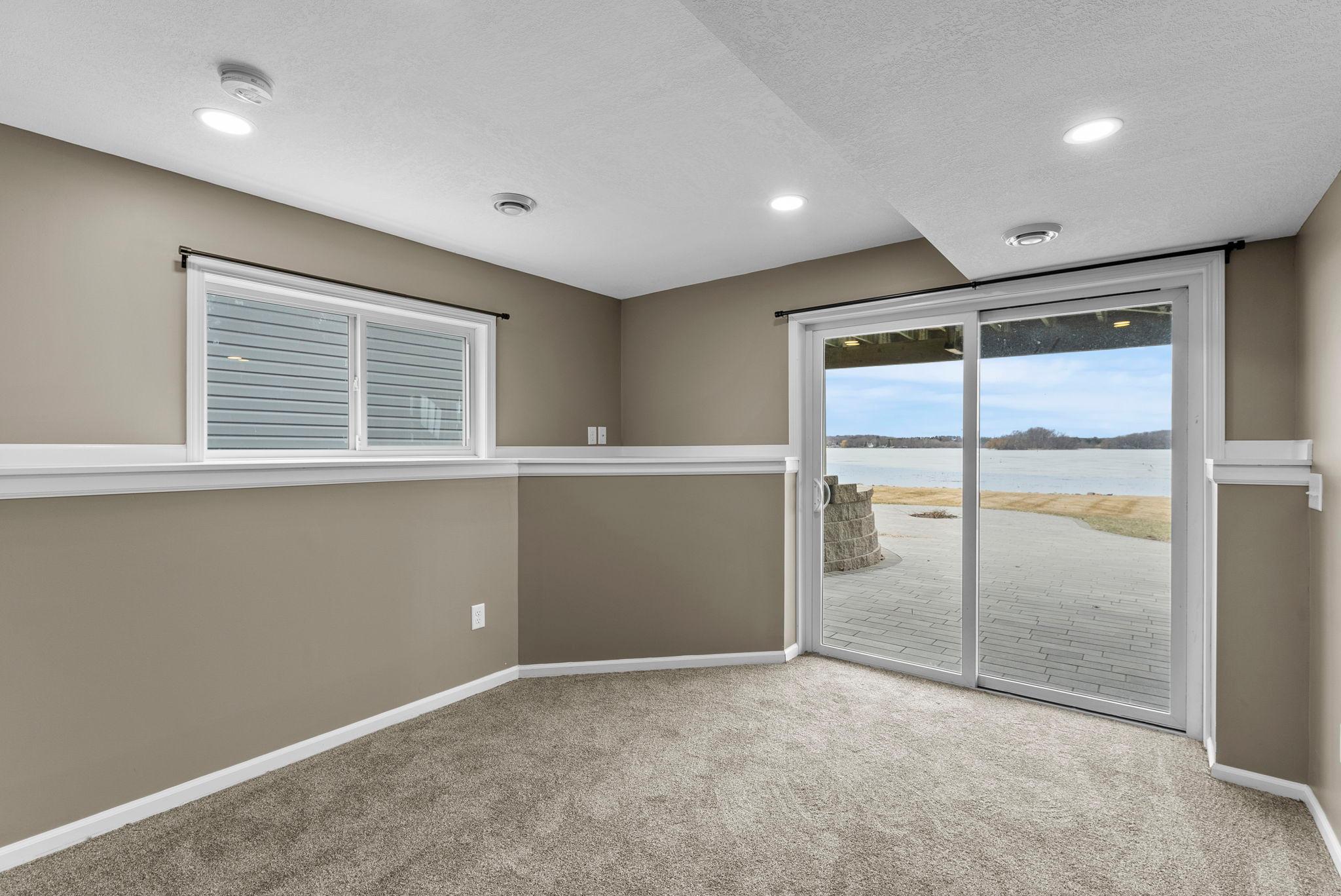 39-web-or-mls-51400 Berry Ave-298.jpg