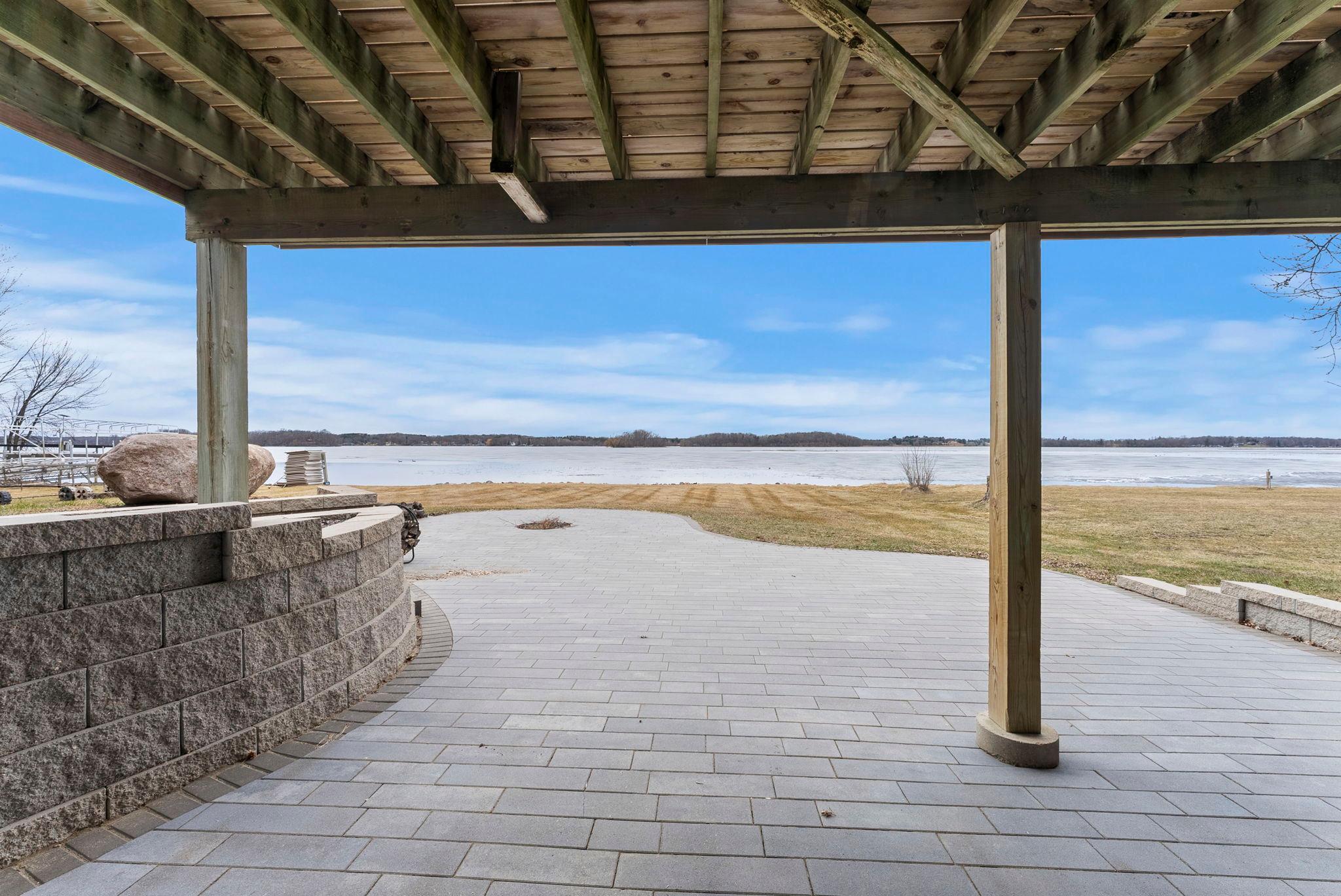 51-web-or-mls-51400 Berry Ave-153.jpg