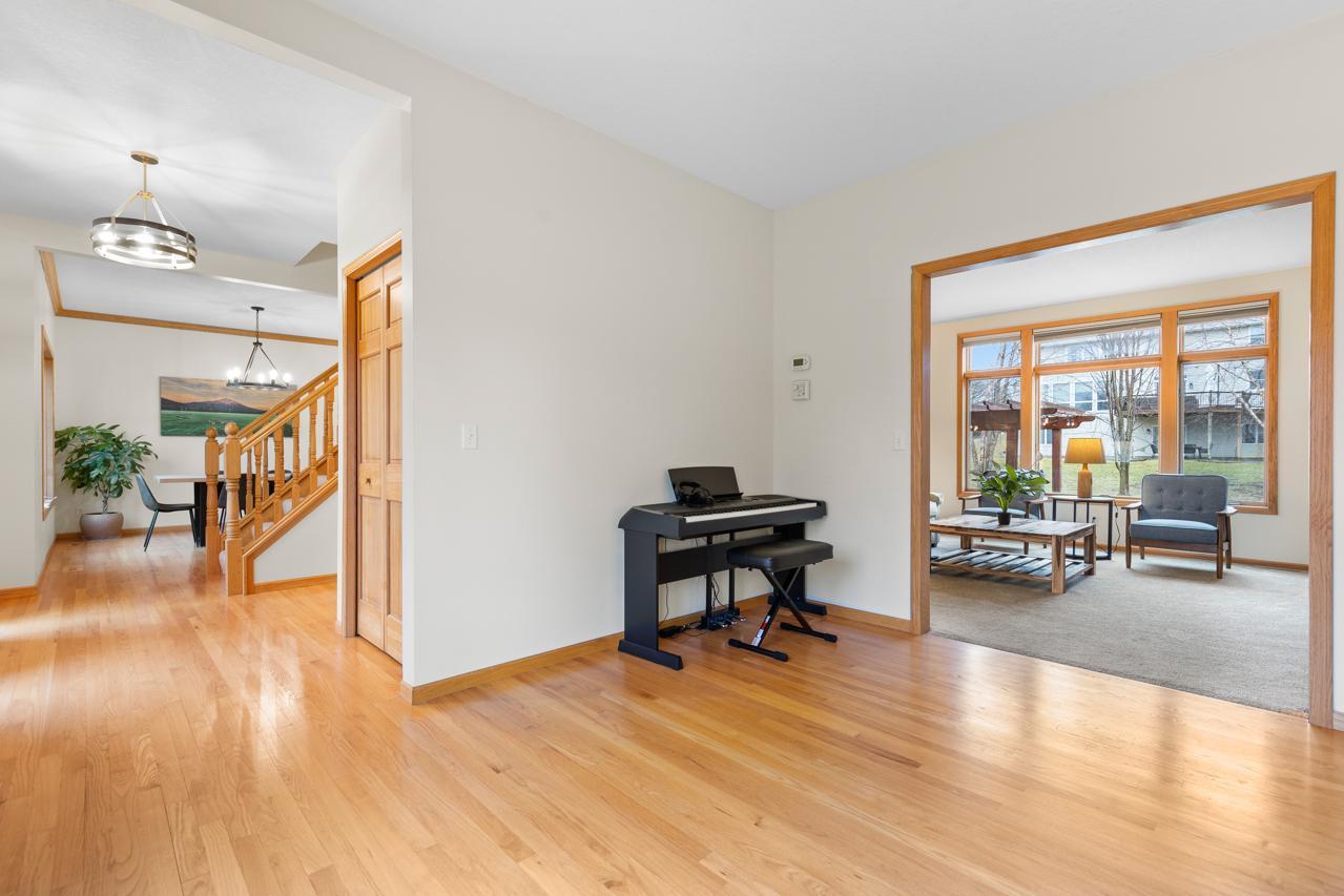 Front Office / sitting room