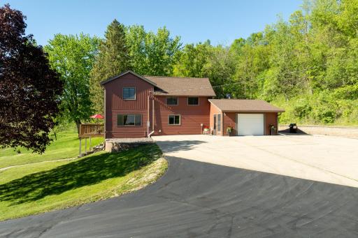 31500 Echo Valley Trail, Cannon Falls, MN 55009