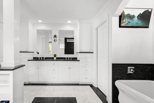 4251 Manor Court Road, Minnetonka, MN 55345