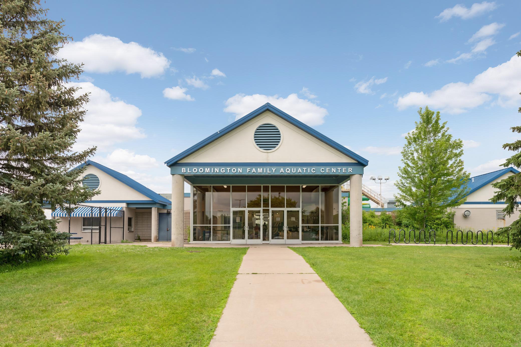 2 Blocks to Bloomington Aquatics Center