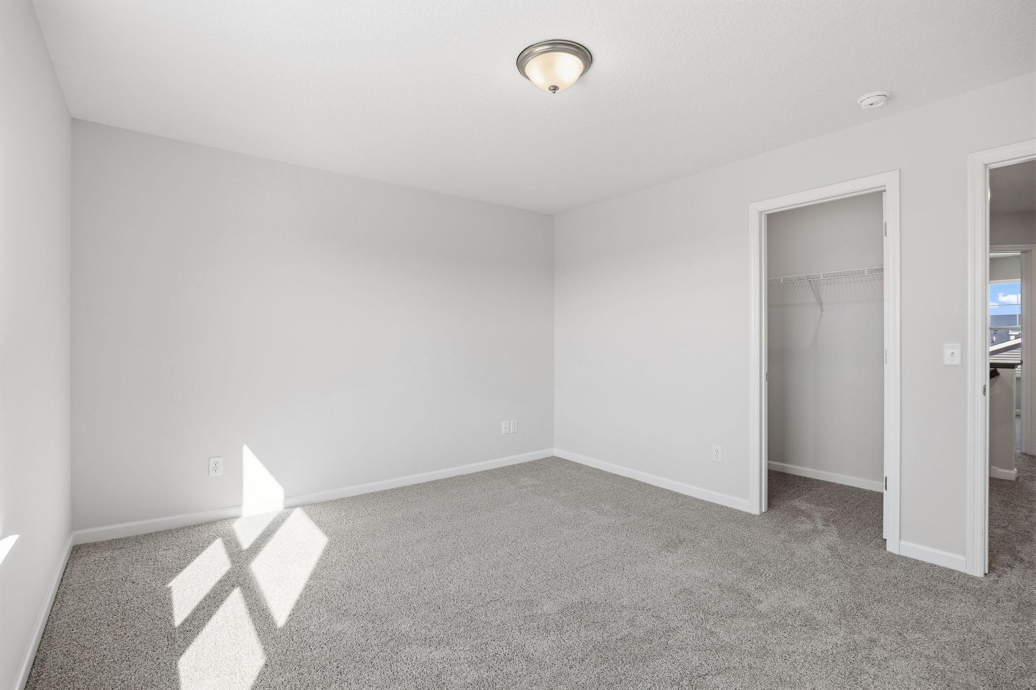 [L1502-Z023]Owners Bedroom.2.jpg