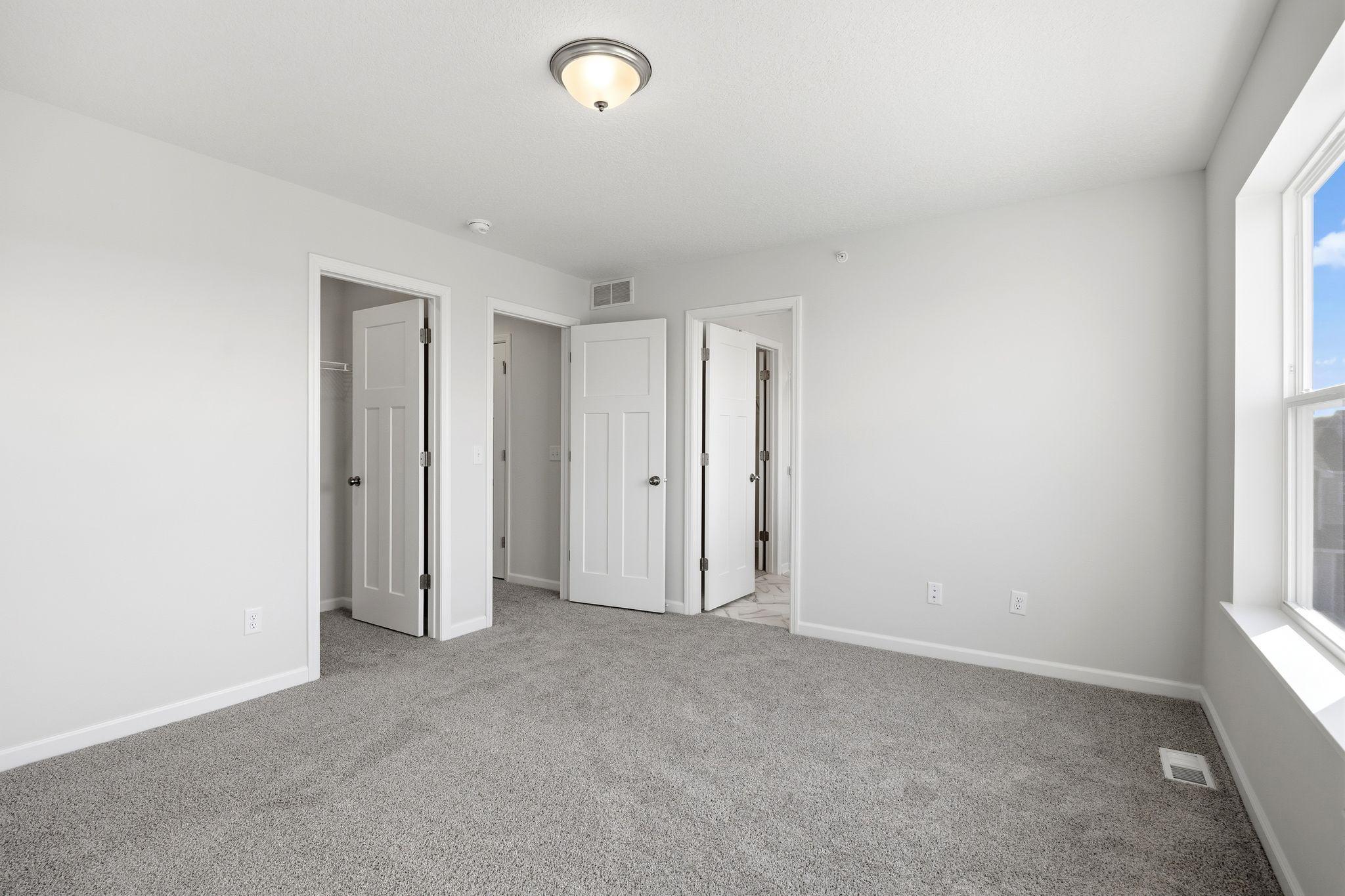 [L1502-Z022]Owners Bedroom.1.jpg