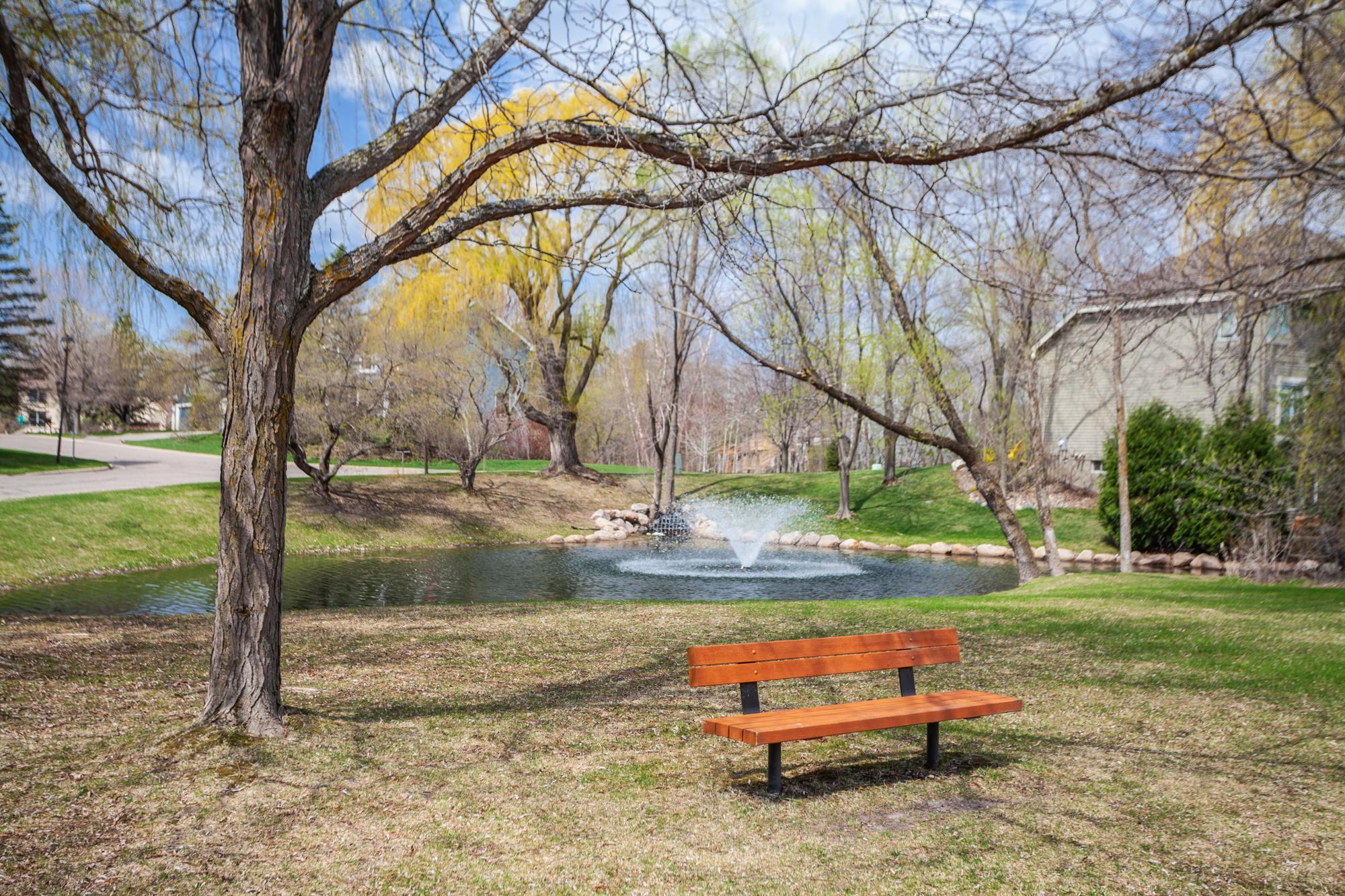 Heather Run: a high demand neighborhood in the heart of Plymouth, beautifully sited in a prime location near shopping, restaurants, schools (Wayzata school district), commuter freeways, and so much more.
