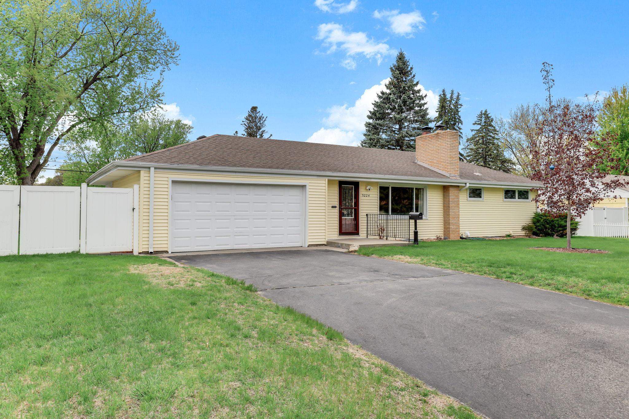 Great location!! Just minutes from the Mall of America, MSP Airport, and major transit options, offering unmatched convenience for shopping, travel, and commuting.