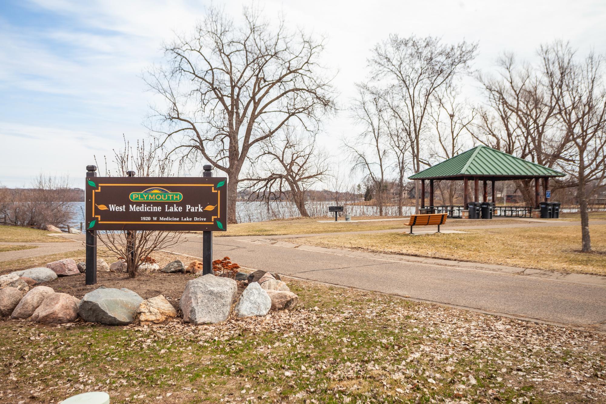 Exceptional location, only a few minutes from popular West Medicine Lake Park with its variety of outdoor amenities, including a playground, beach, boat launch, basketball, sand volleyball, walking trails and so much more!