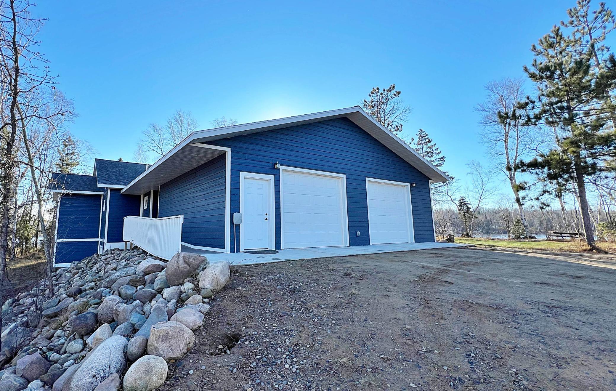 Home view with garage and ramp.jpg