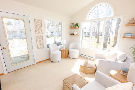 Sunroom w/ Lake Views