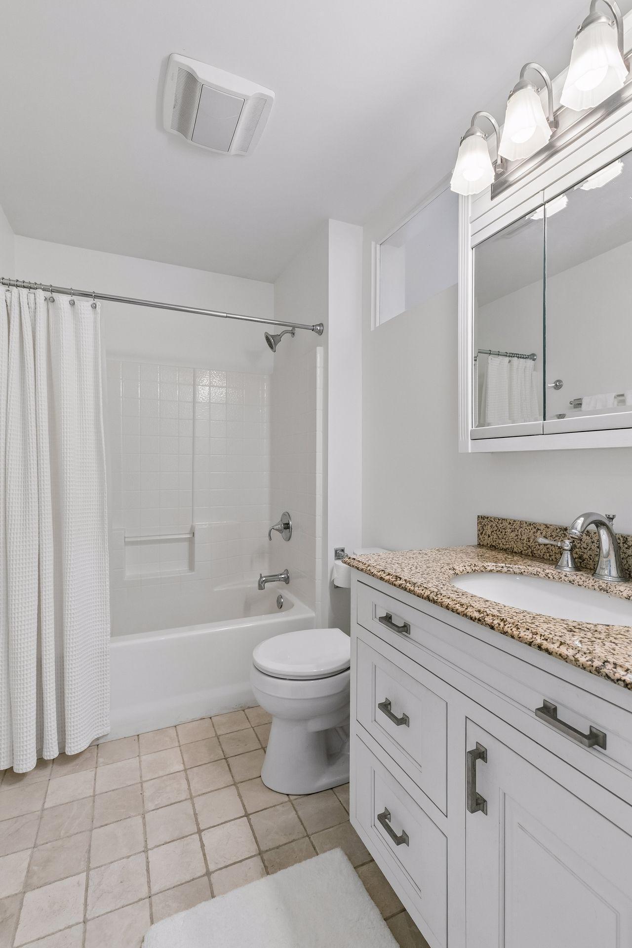 Main floor full bath