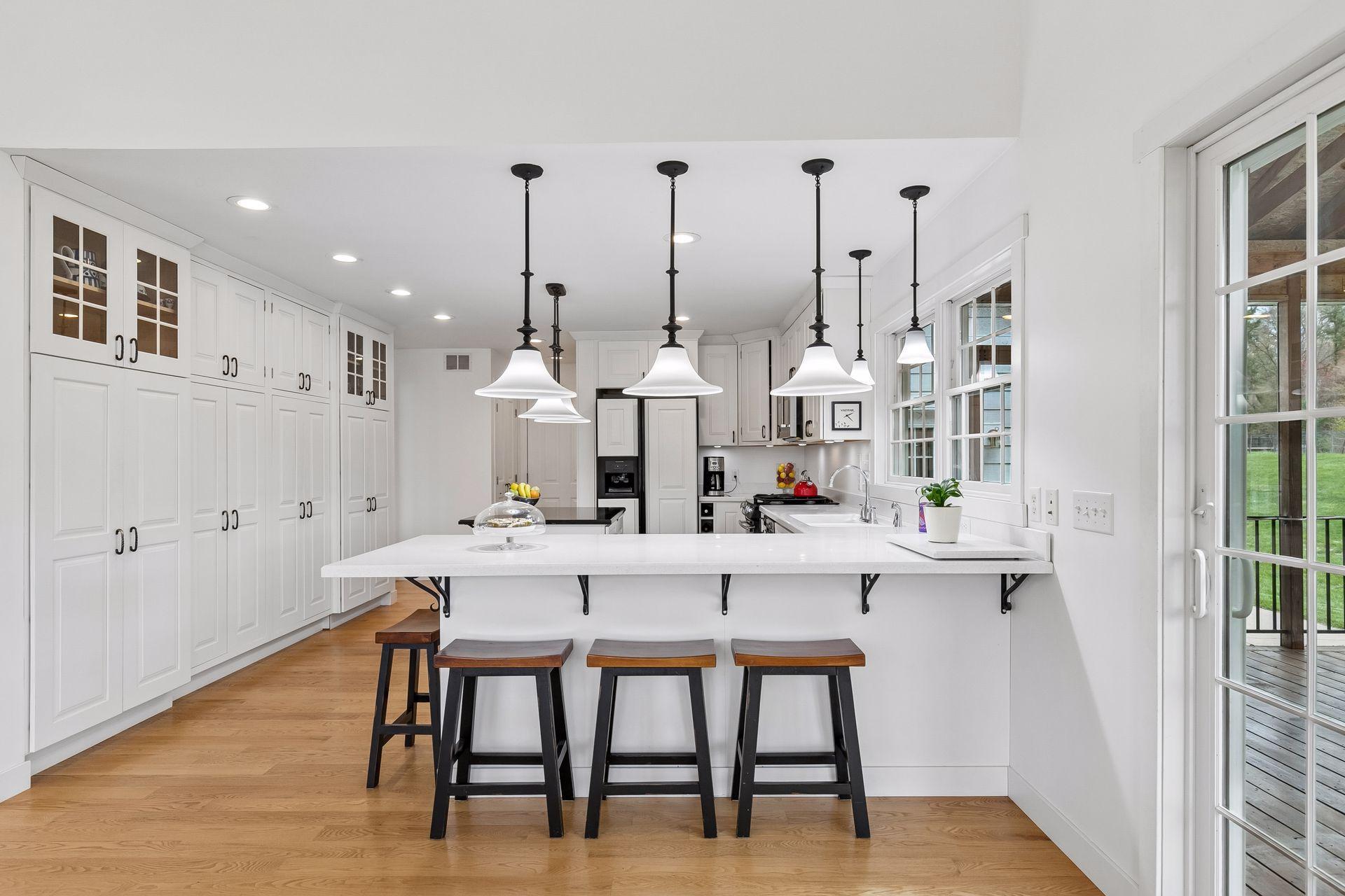 Breakfast bar nook