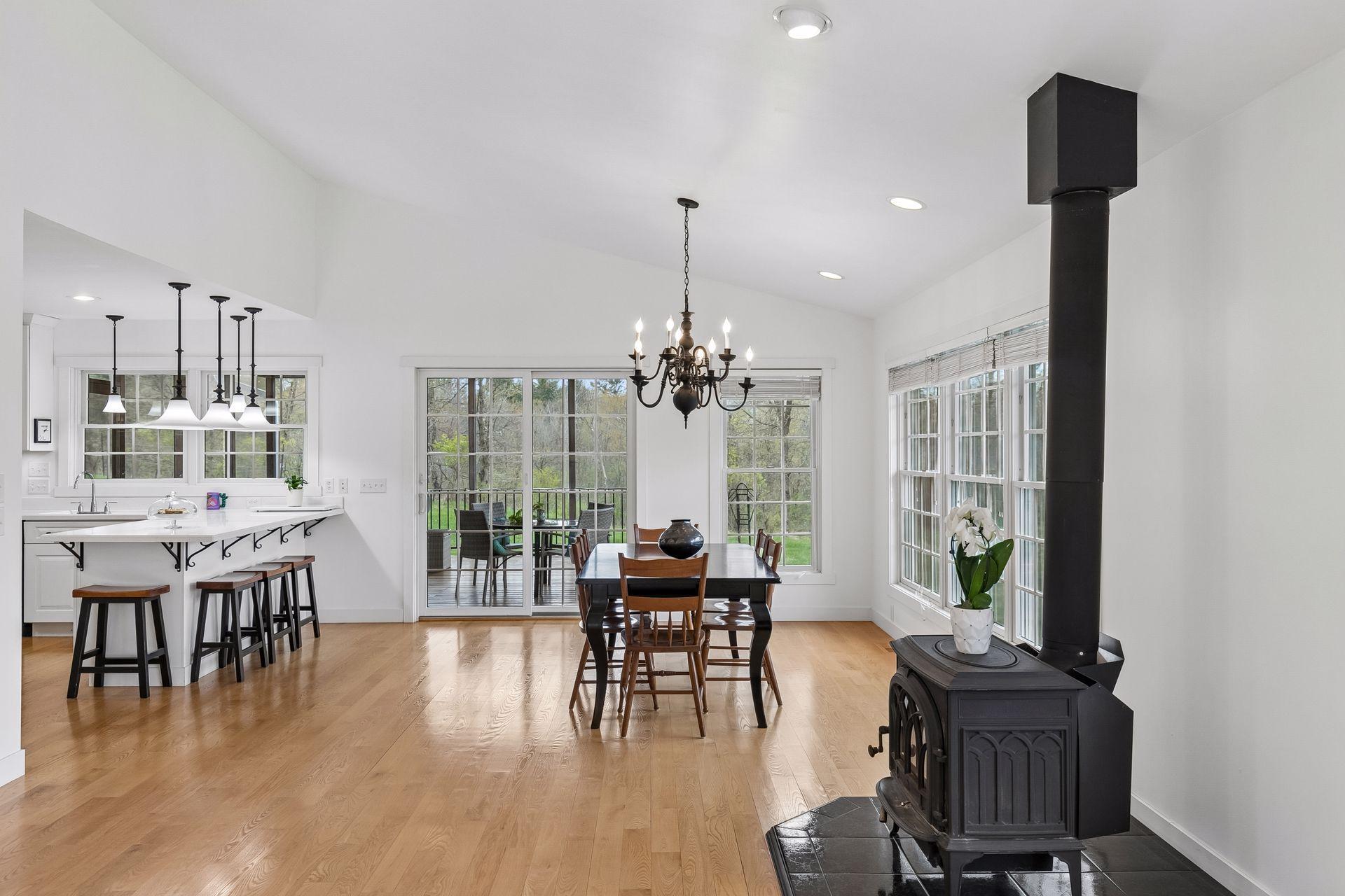 Eat in kitchen Dining space