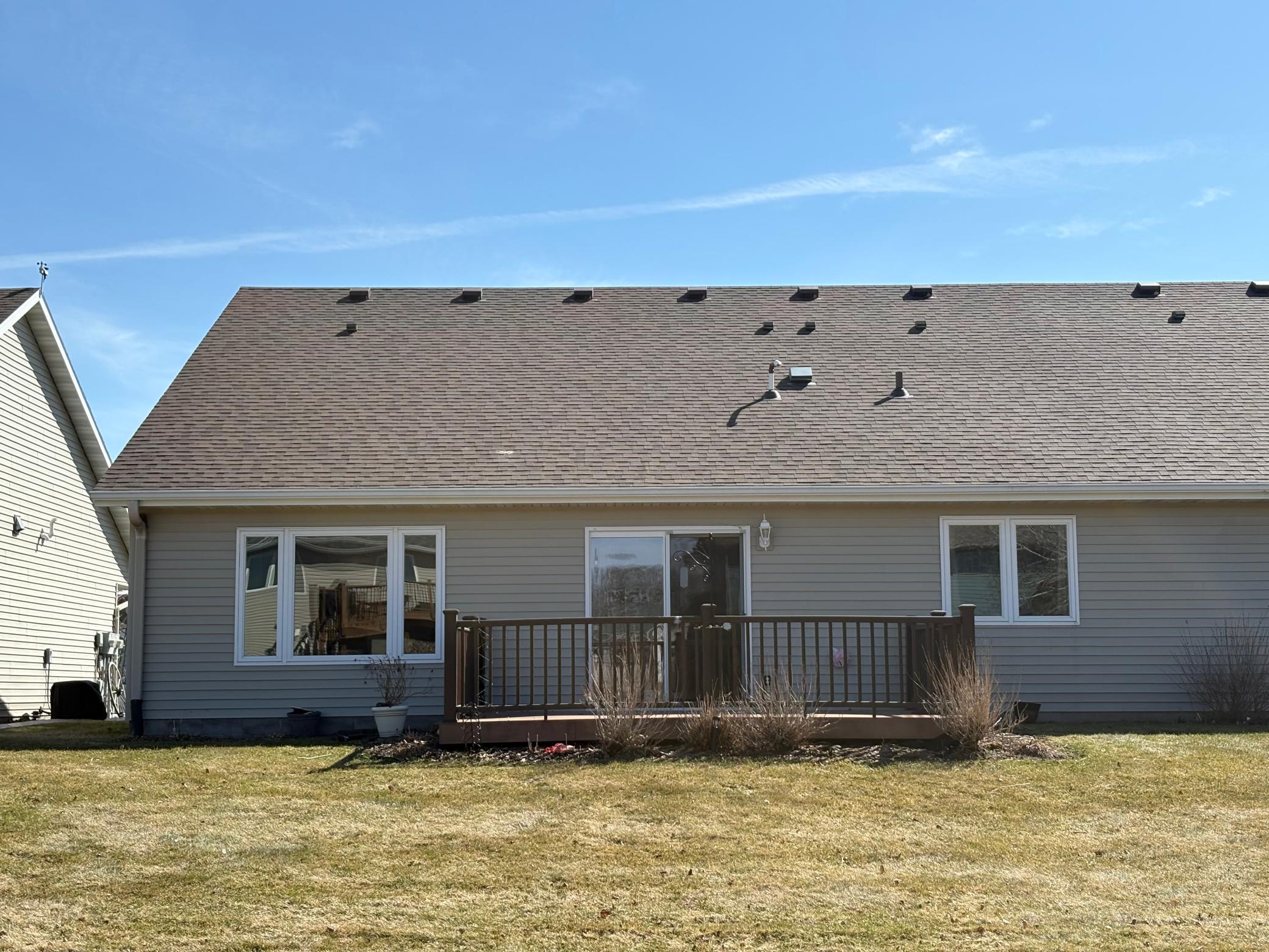 back of townhome with deck