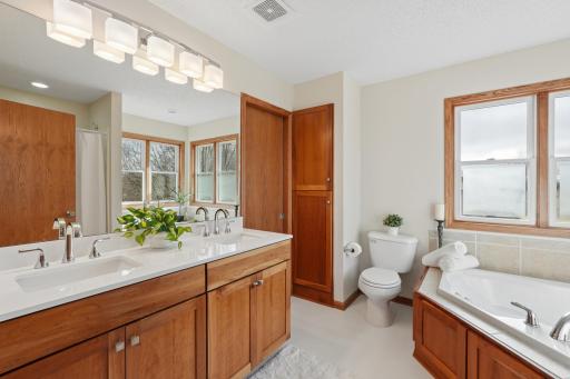 143 Heritage Trail, Houlton, WI 54082