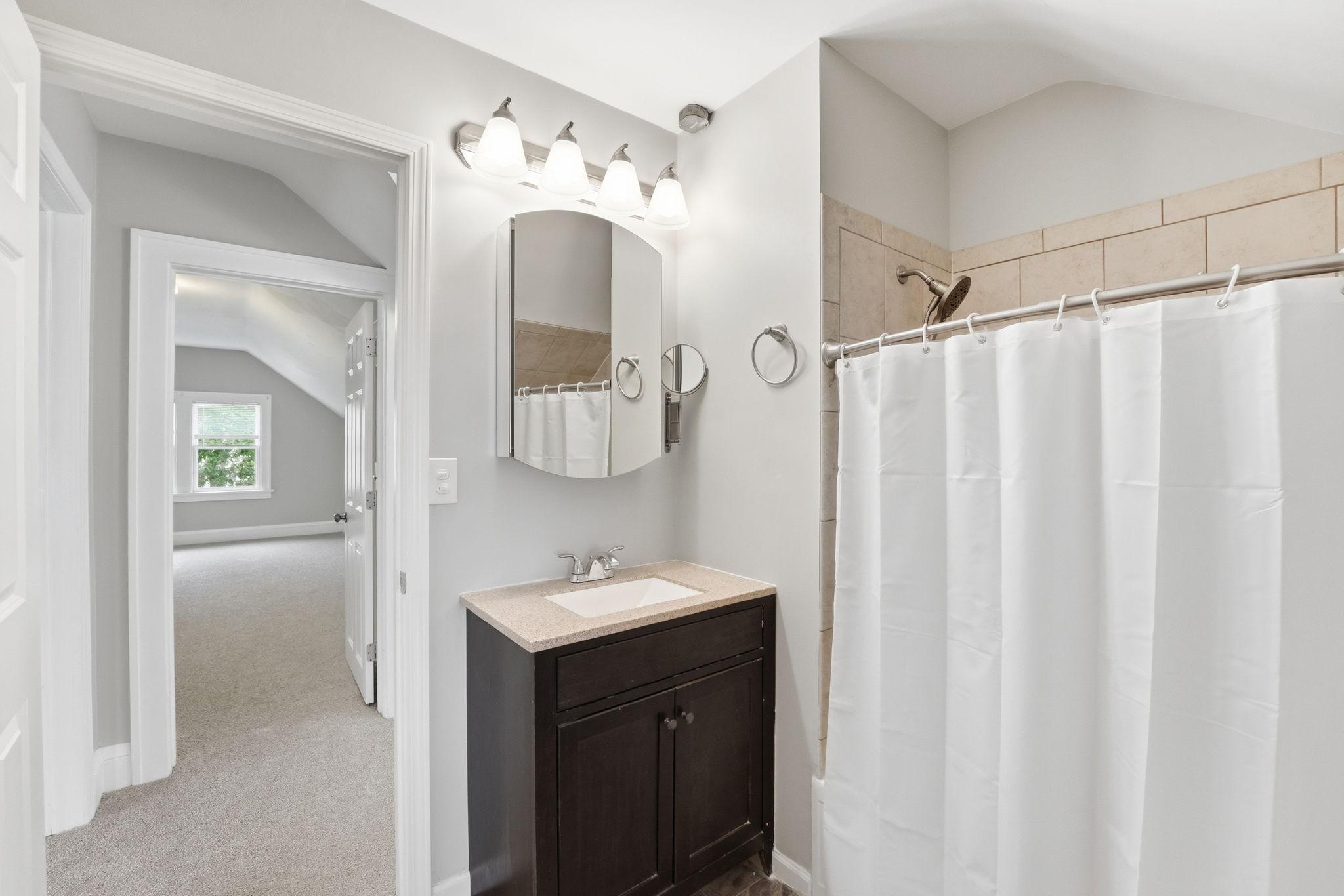 Upper Level Full Bath