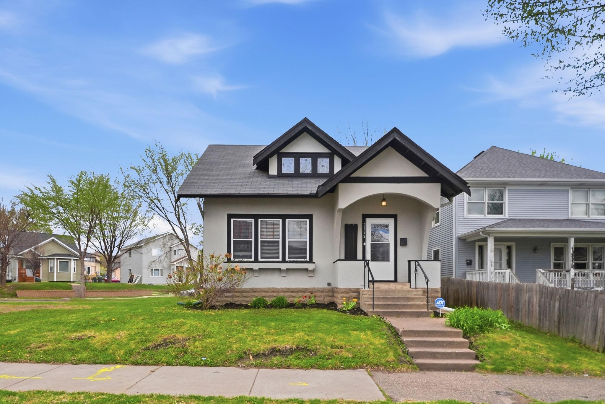 2122 Willow Av N.