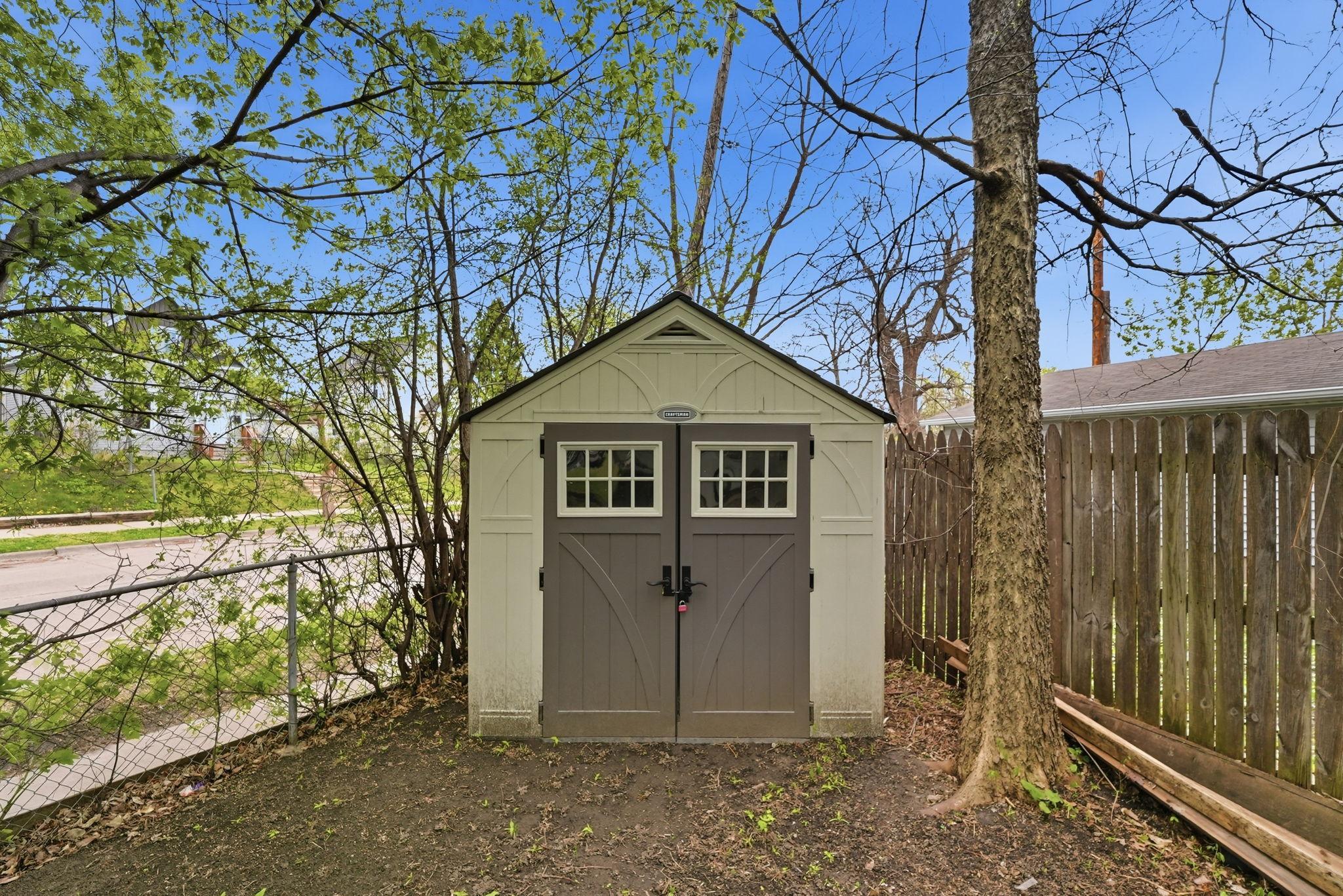 Shed in Back Yard
